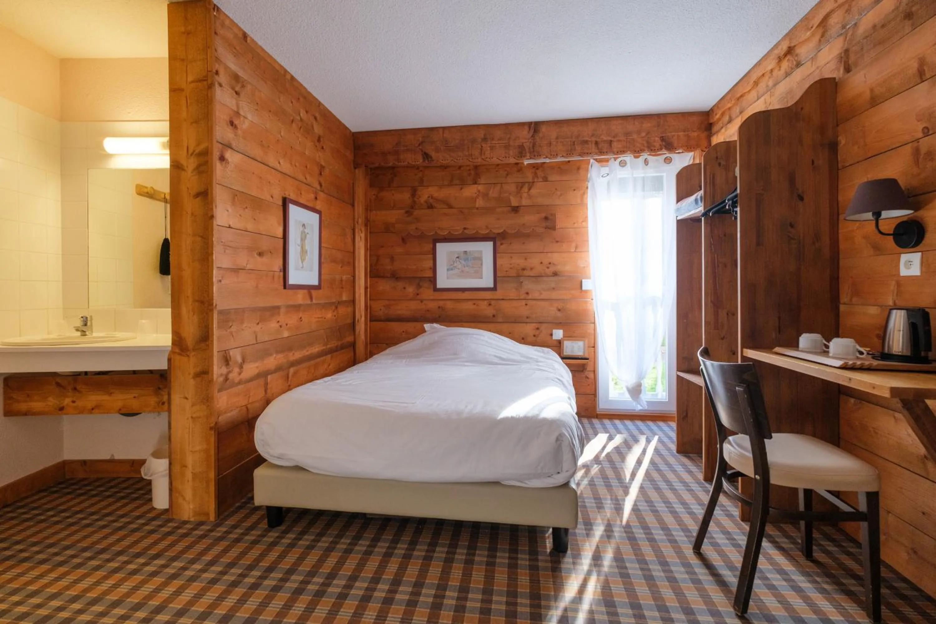 Double Room - single occupancy in Cit'Hotel Le Montreal