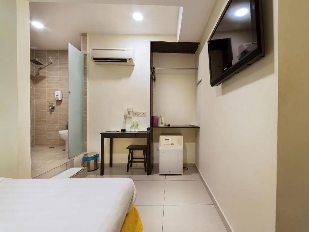 Superior Double Room - No Window in One Avenue Hotel