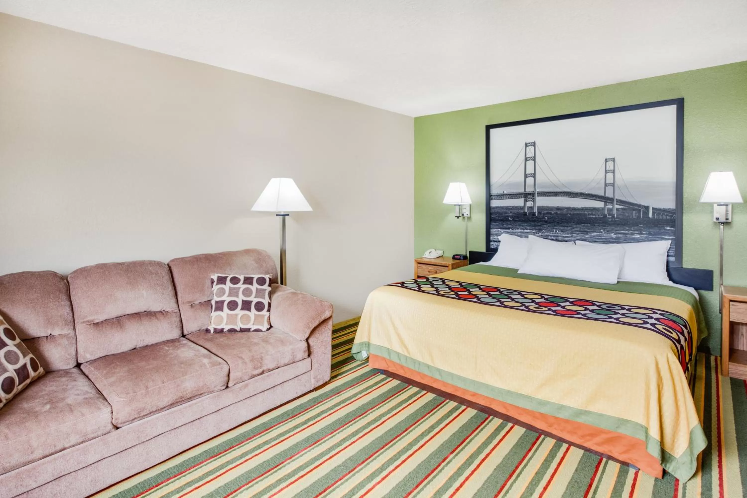 Deluxe King Suite - Non-Smoking in Super 8 by Wyndham Grayling