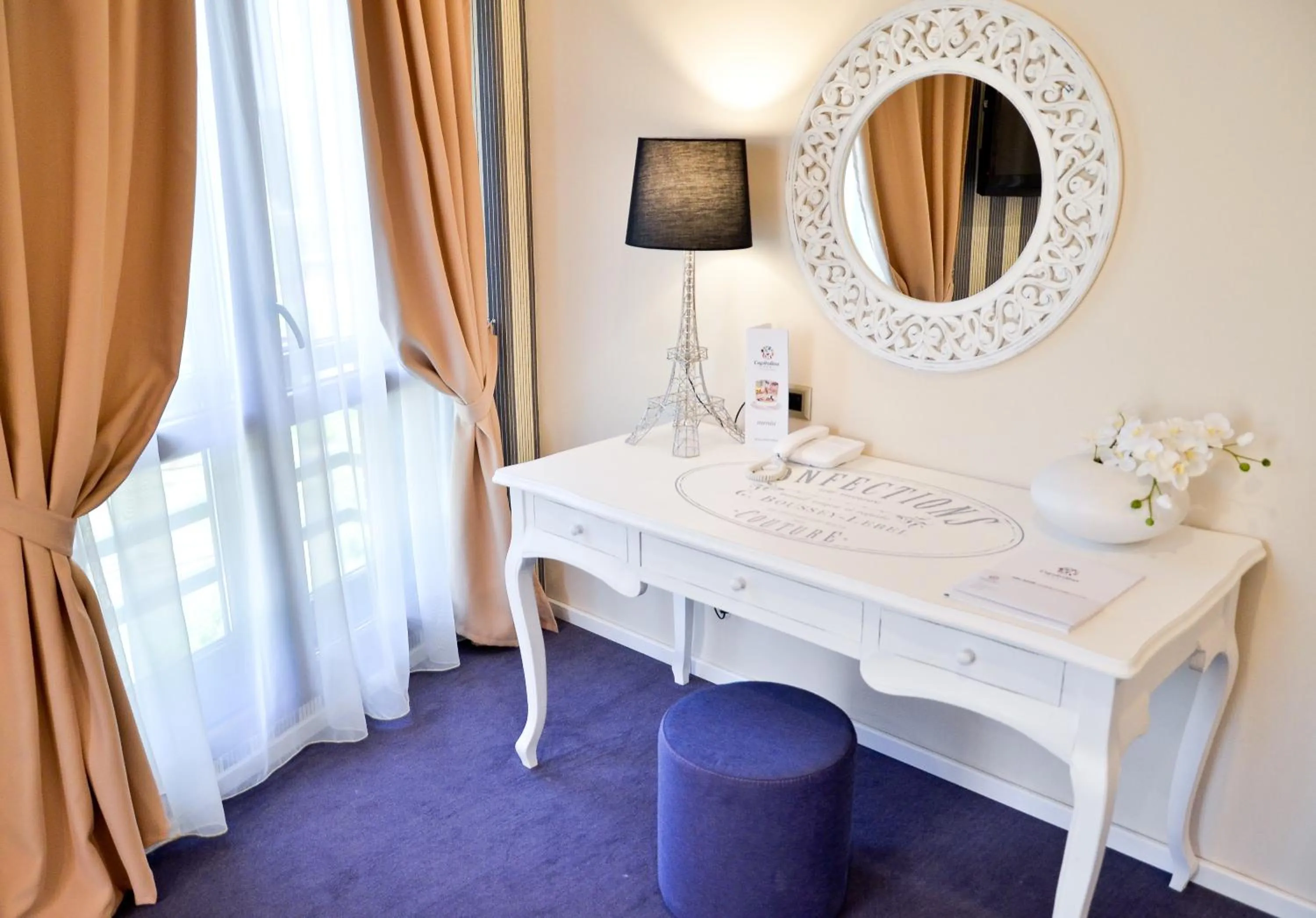 Deluxe Double Room in Hotel Capitolina City Chic