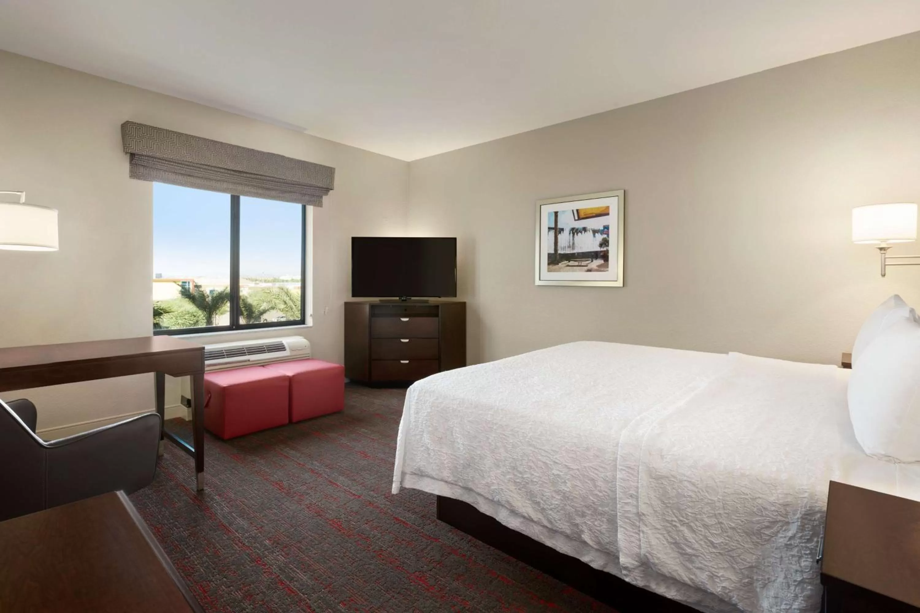 King Room with King Bed - Non-Smoking in Hampton Inn & Suites Phoenix Glendale-Westgate