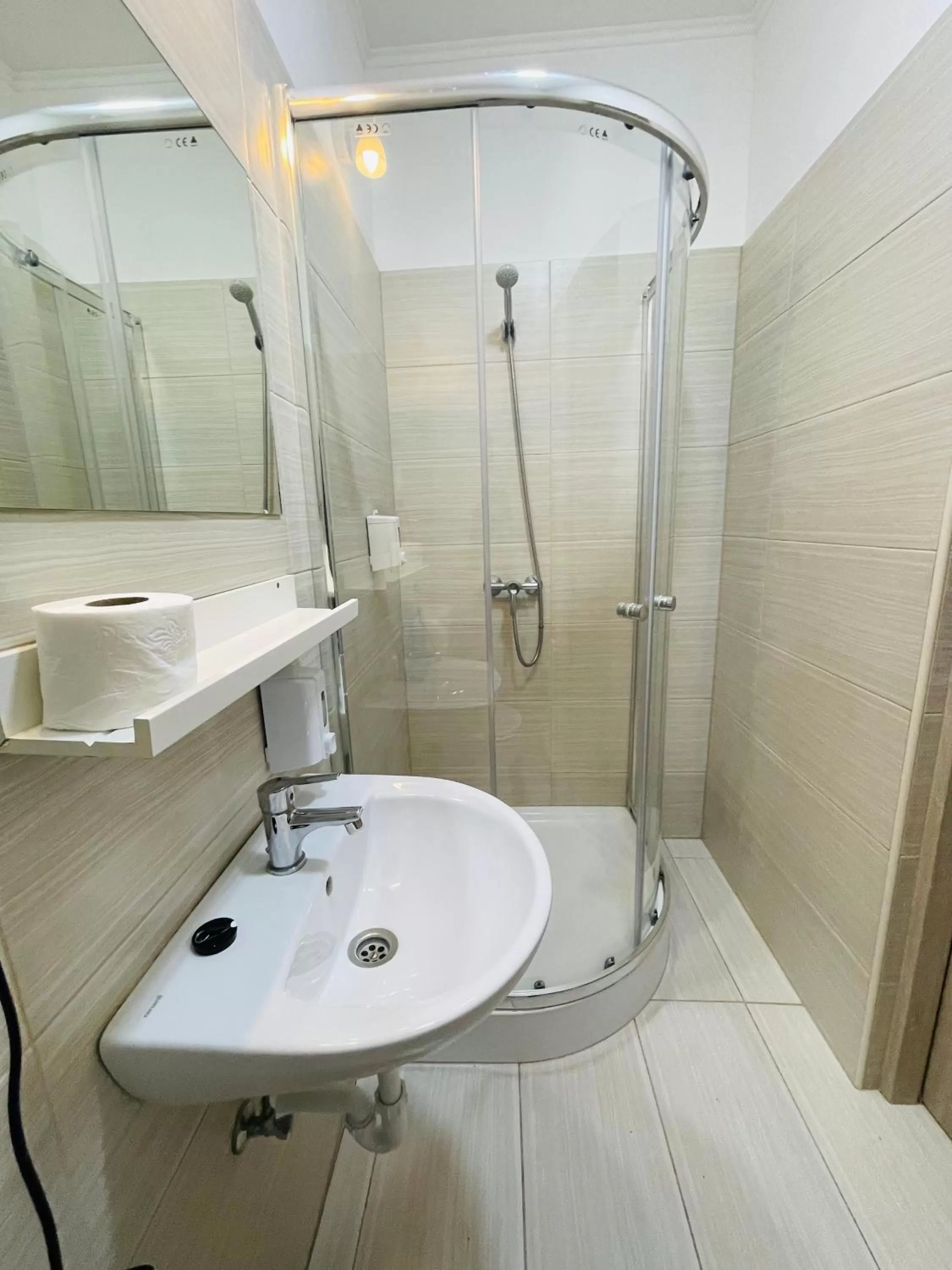 Standard Single Room in Easy Star Hotel