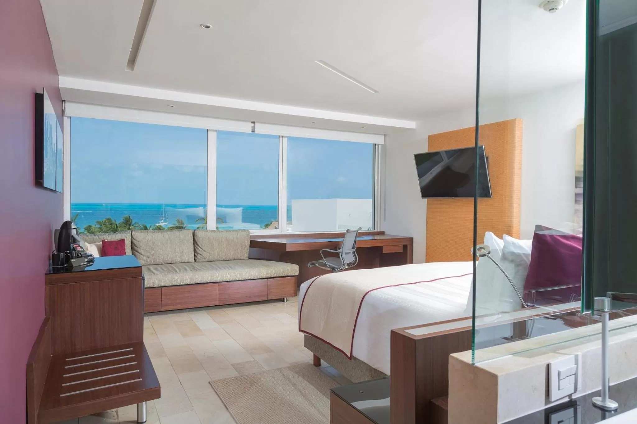 Classic King Room with Ocean View in Presidente InterContinental Cancun Resort