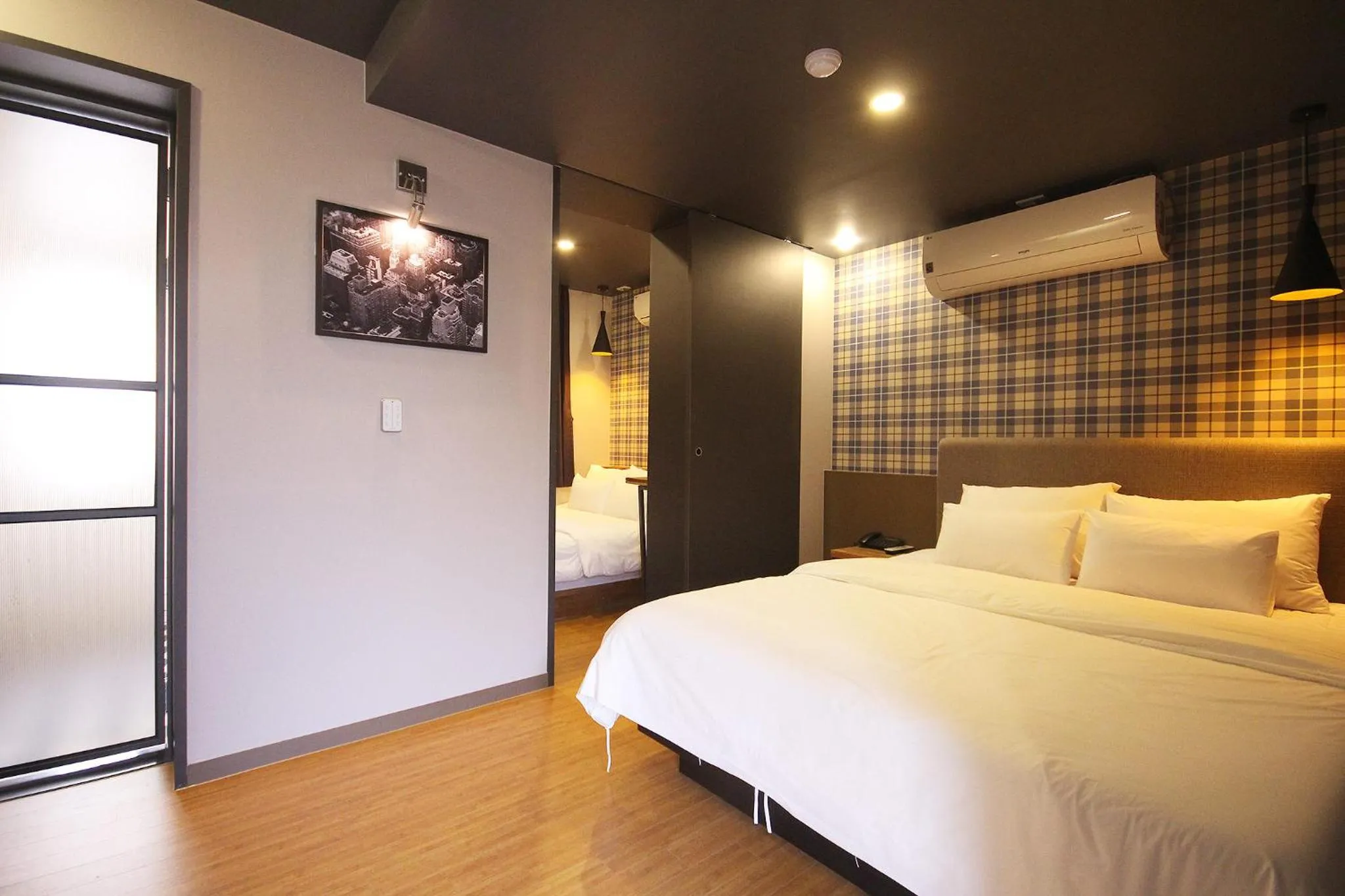 Deluxe Twin Room in Hotel Gray