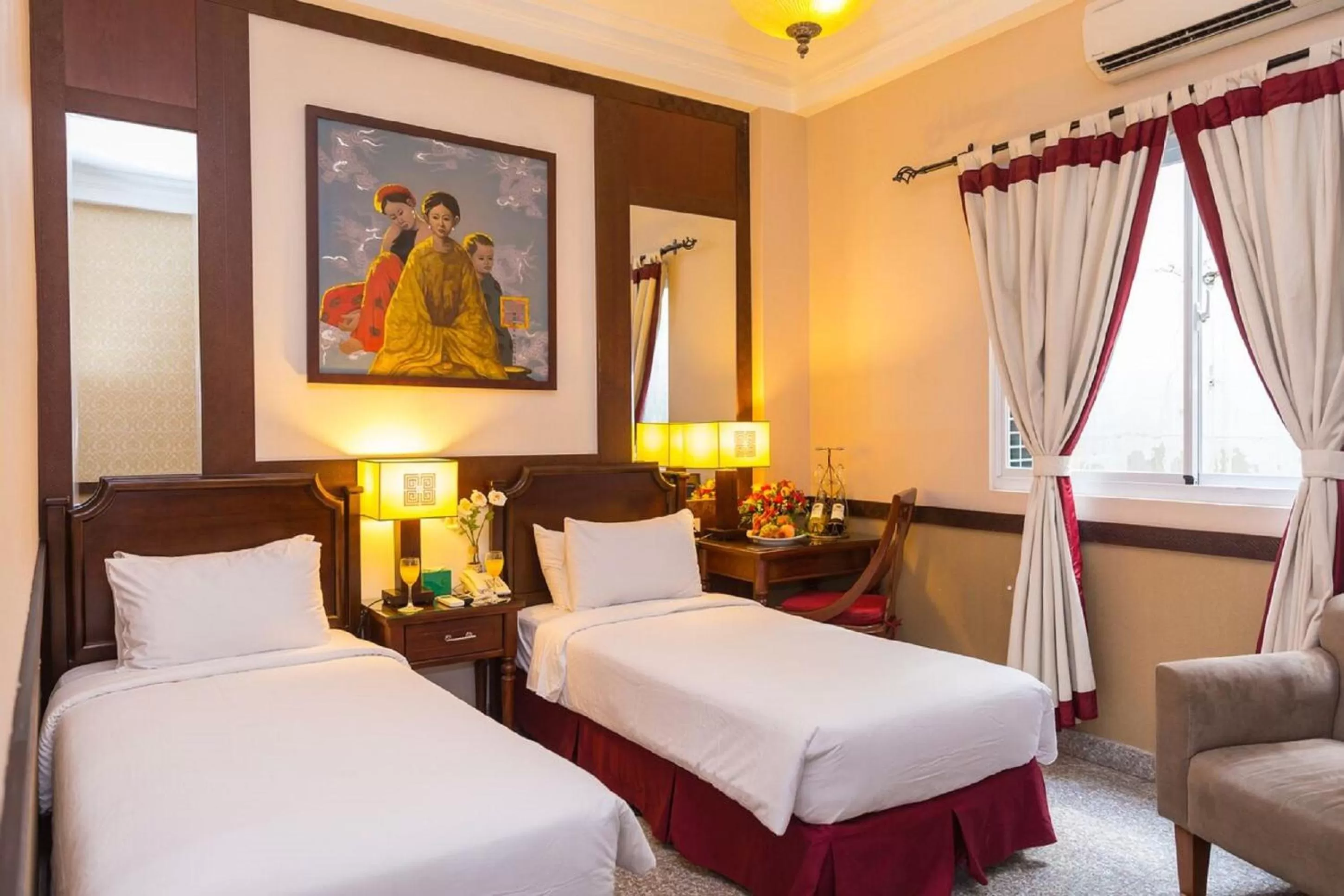 Classic Twin Room with Window in Ben Thanh Boutique Hotel