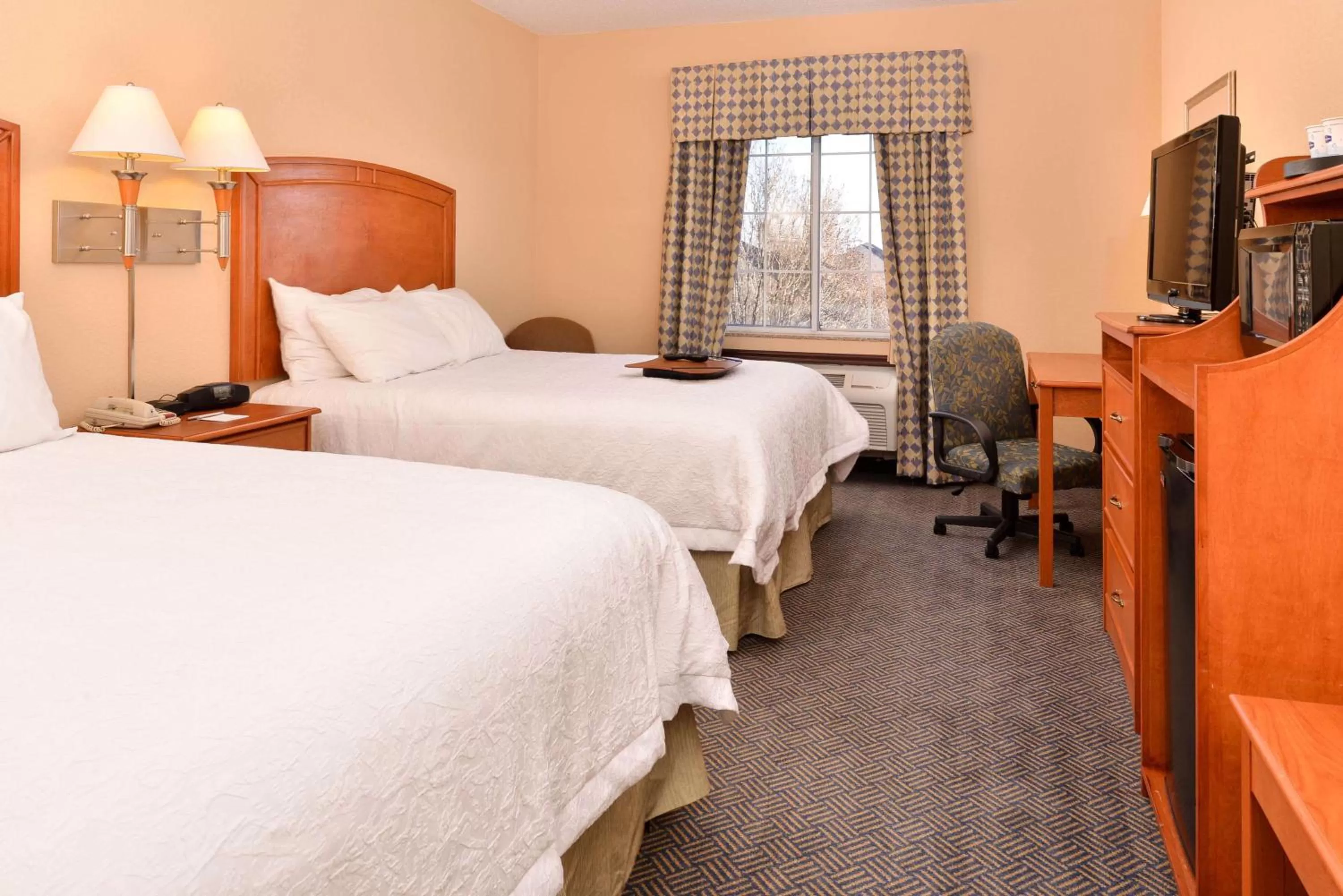 Queen Room with Two Queen Beds - Mobility and Hearing Access/Non-Smoking in Hampton Inn Grand Island
