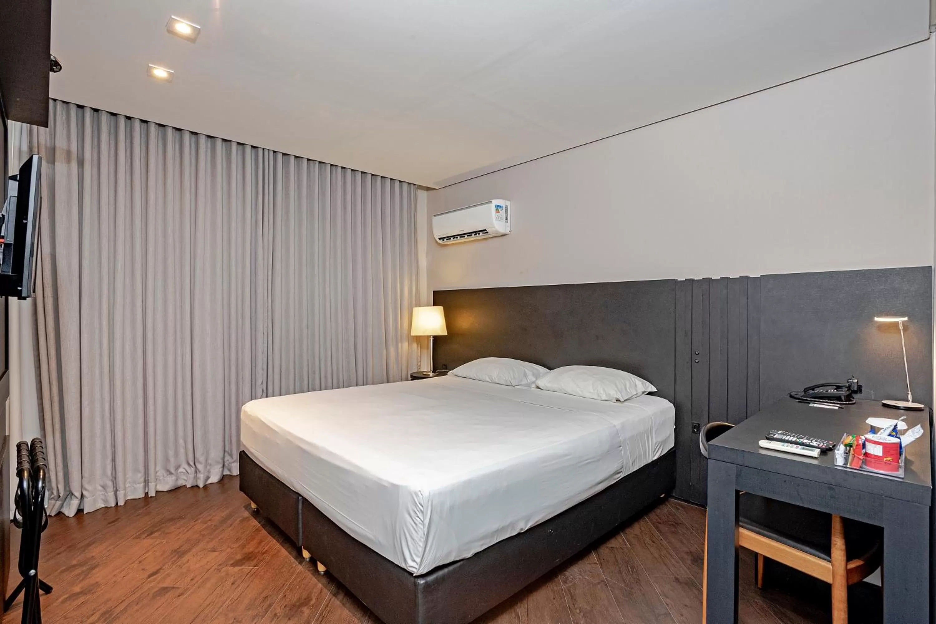 Double Room - single occupancy - Disability Access in Slaviero Baia Norte Florianópolis