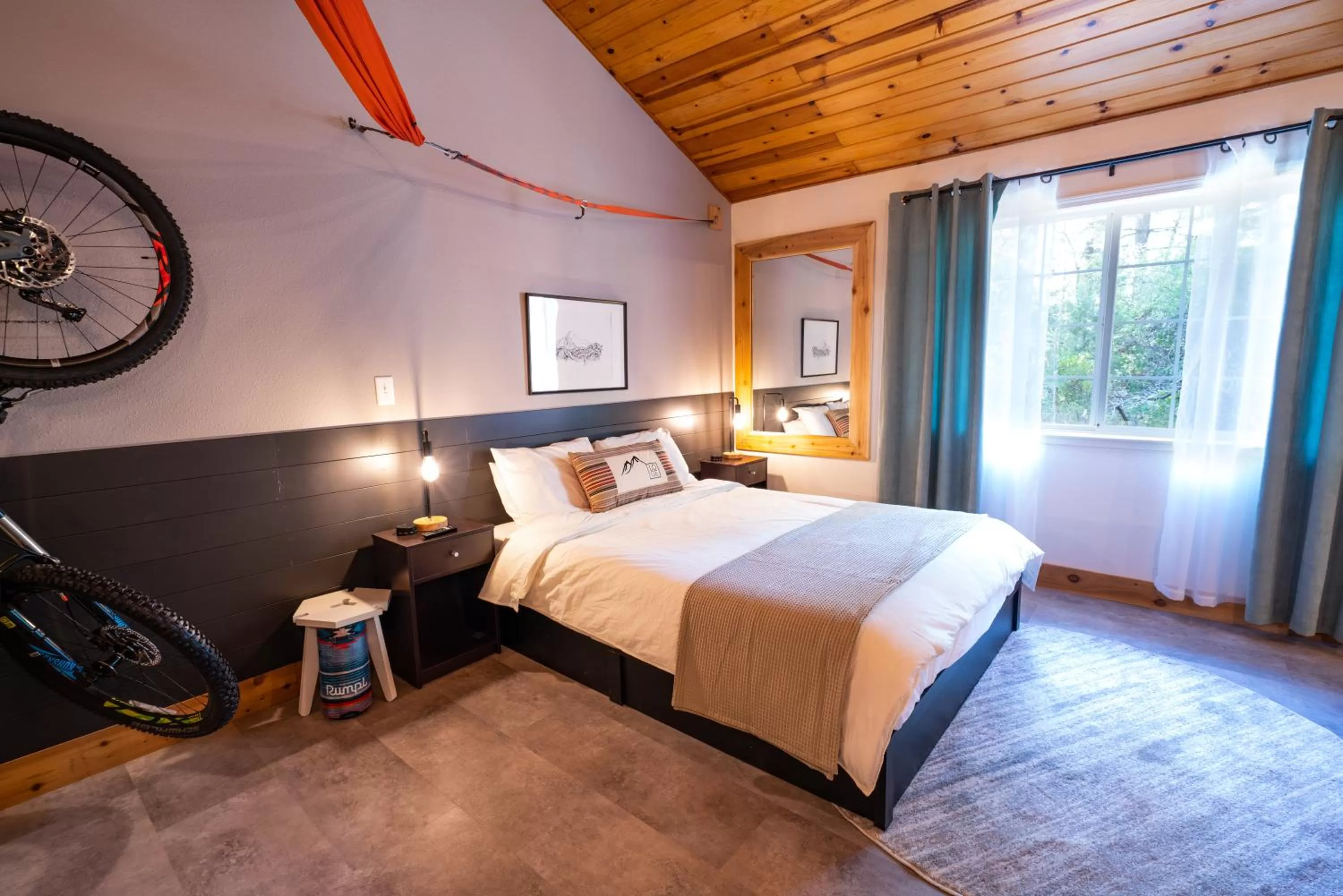 Deluxe Family Room in LOGE Mt. Shasta