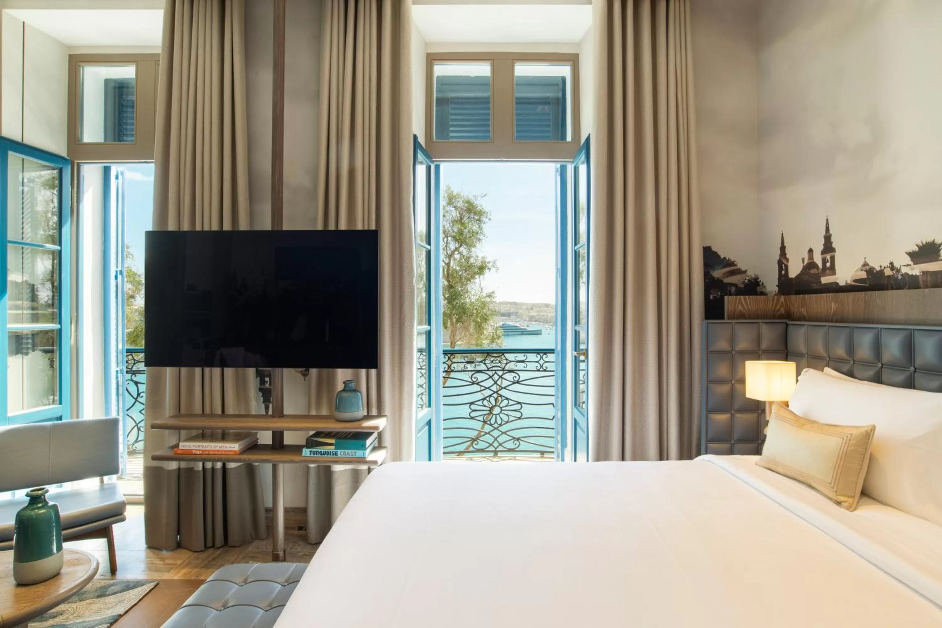 Deluxe Suite with Sea View in Iniala Harbour House