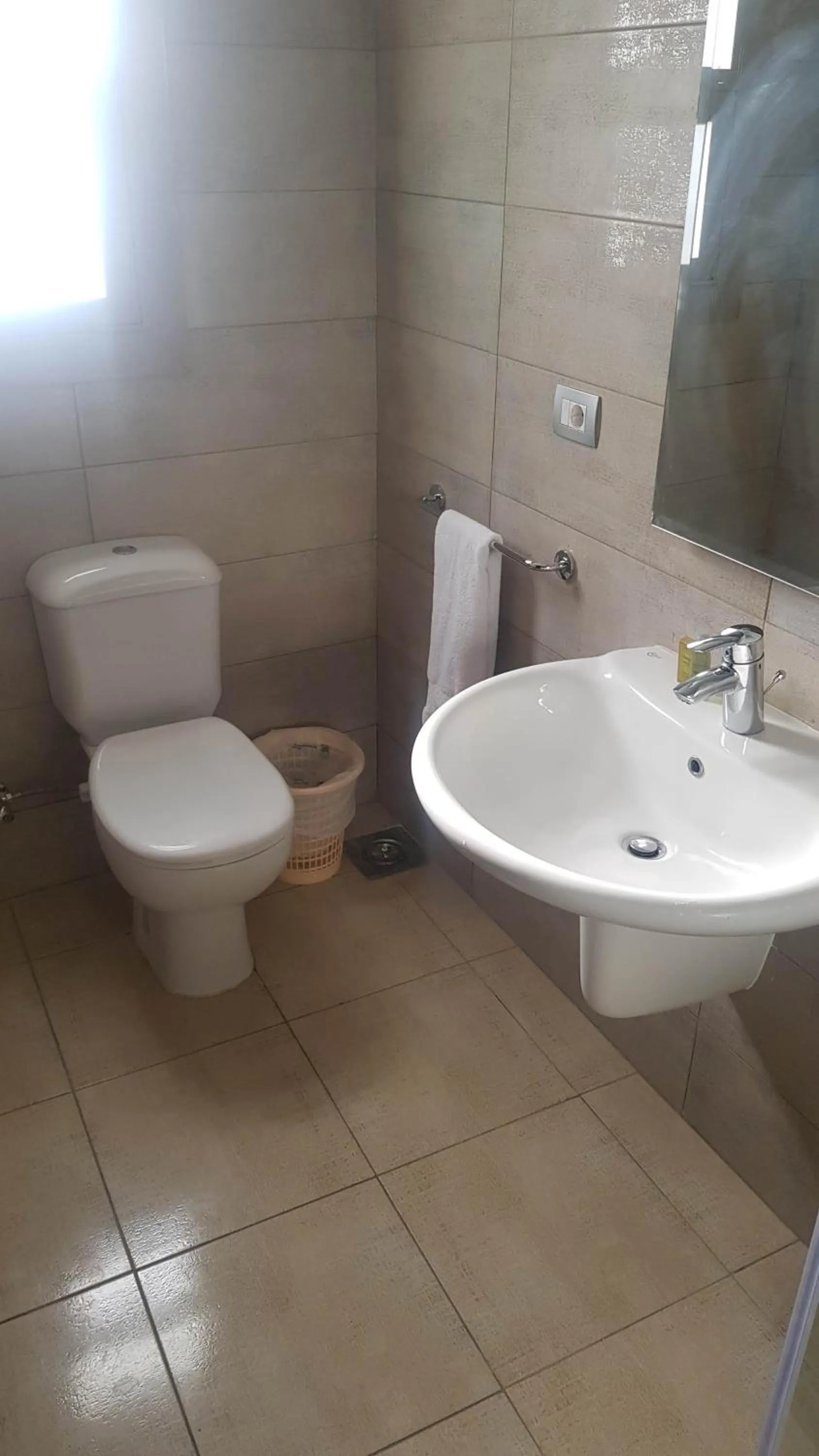 Double Room in Green Plaza Inn '''Business &Families Only'''