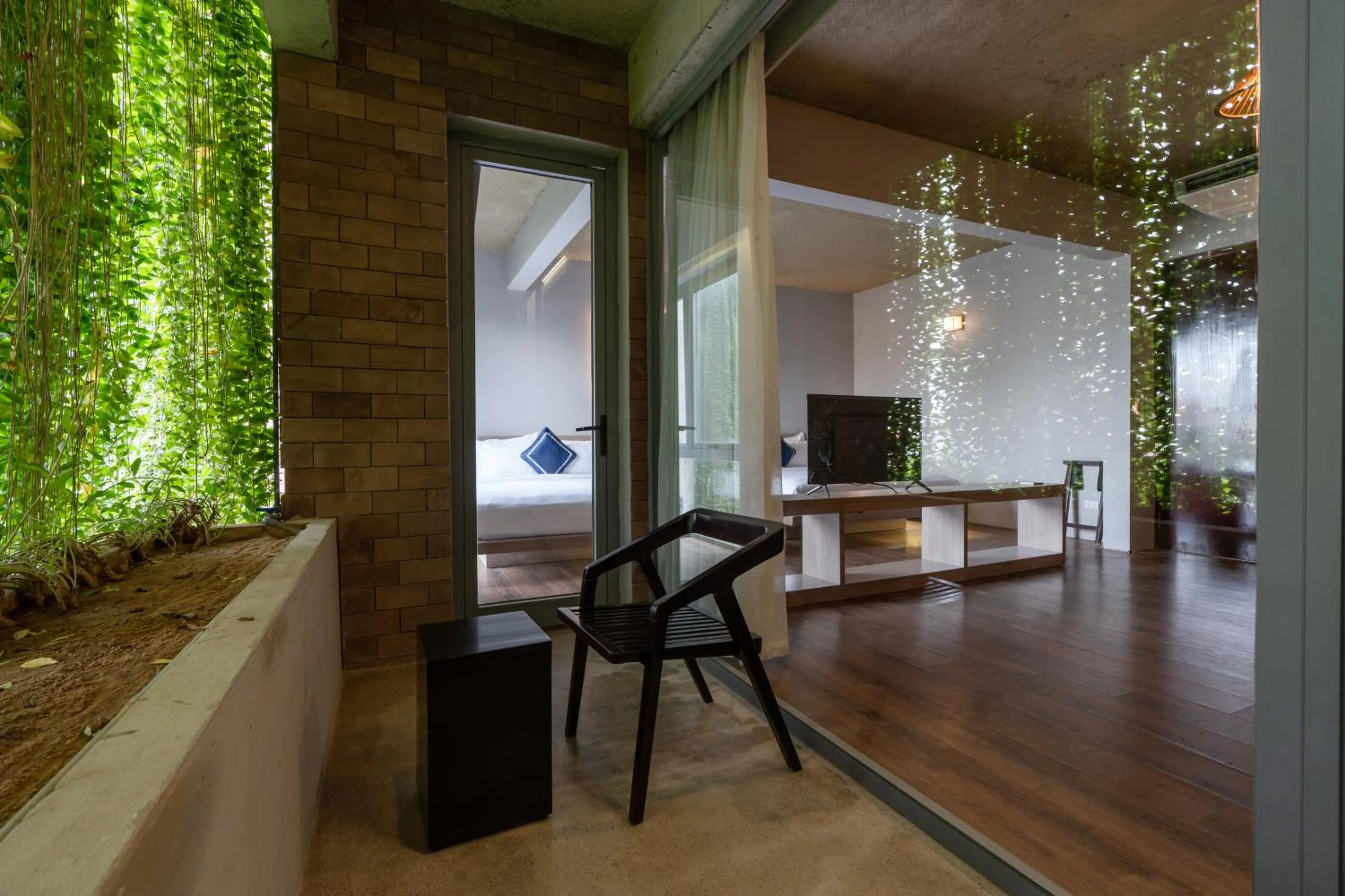 Family Suite in Mulberry Collection Silk Eco