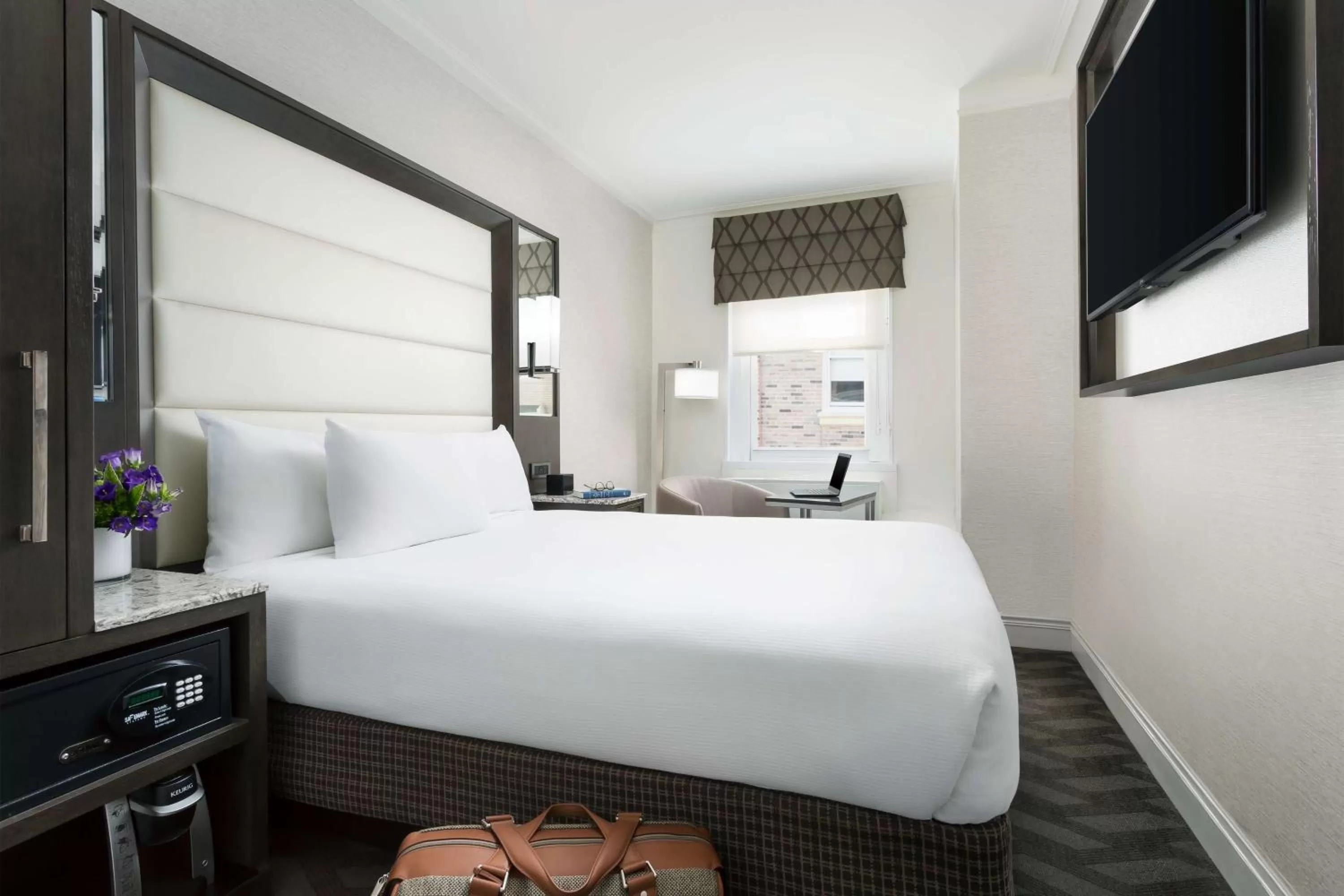 Wicked King Room with City View in Hilton Boston Park Plaza