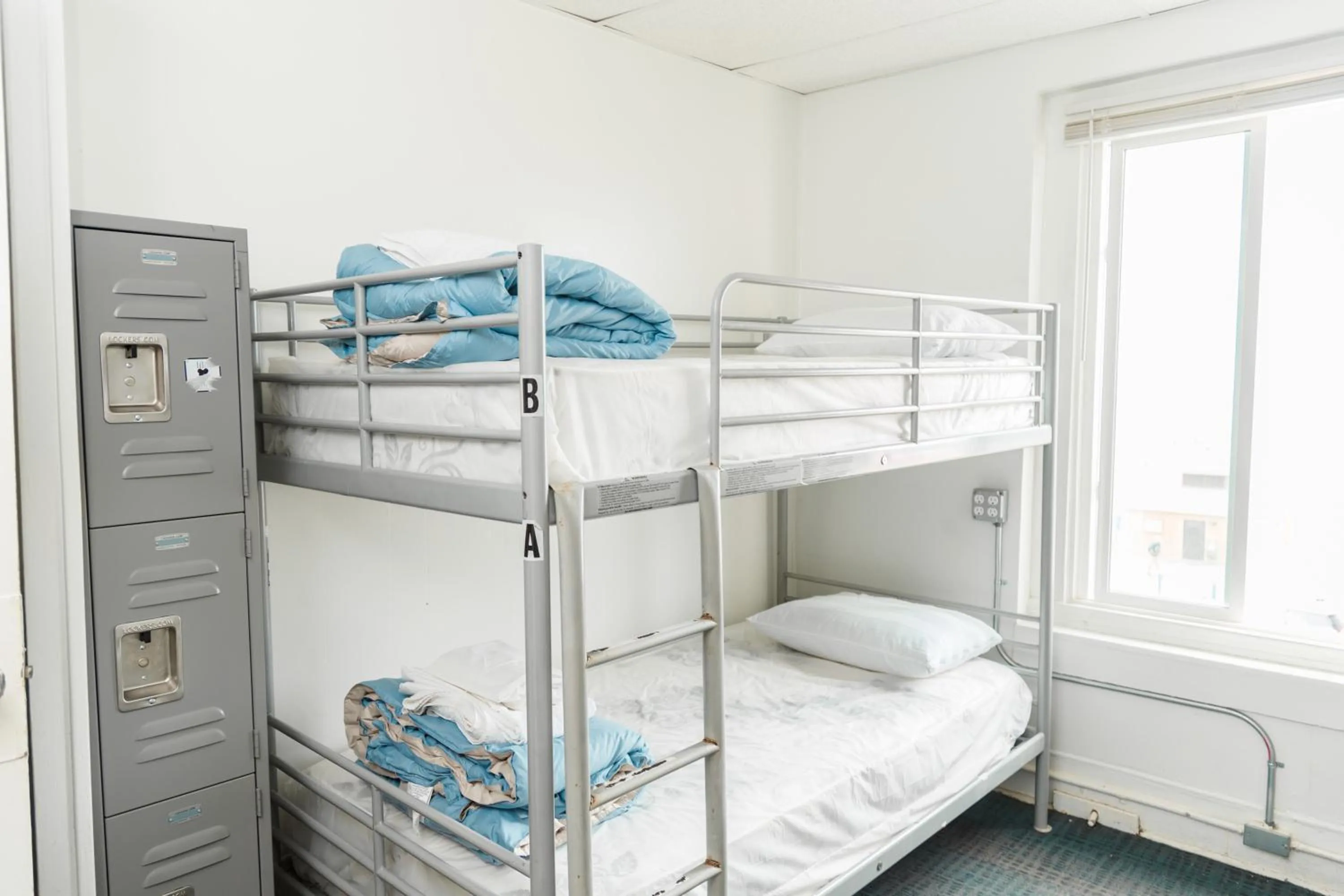 Bed in 6-Bed Female Dormitory Room in ITH Surf City Hostel Hermosa Beach