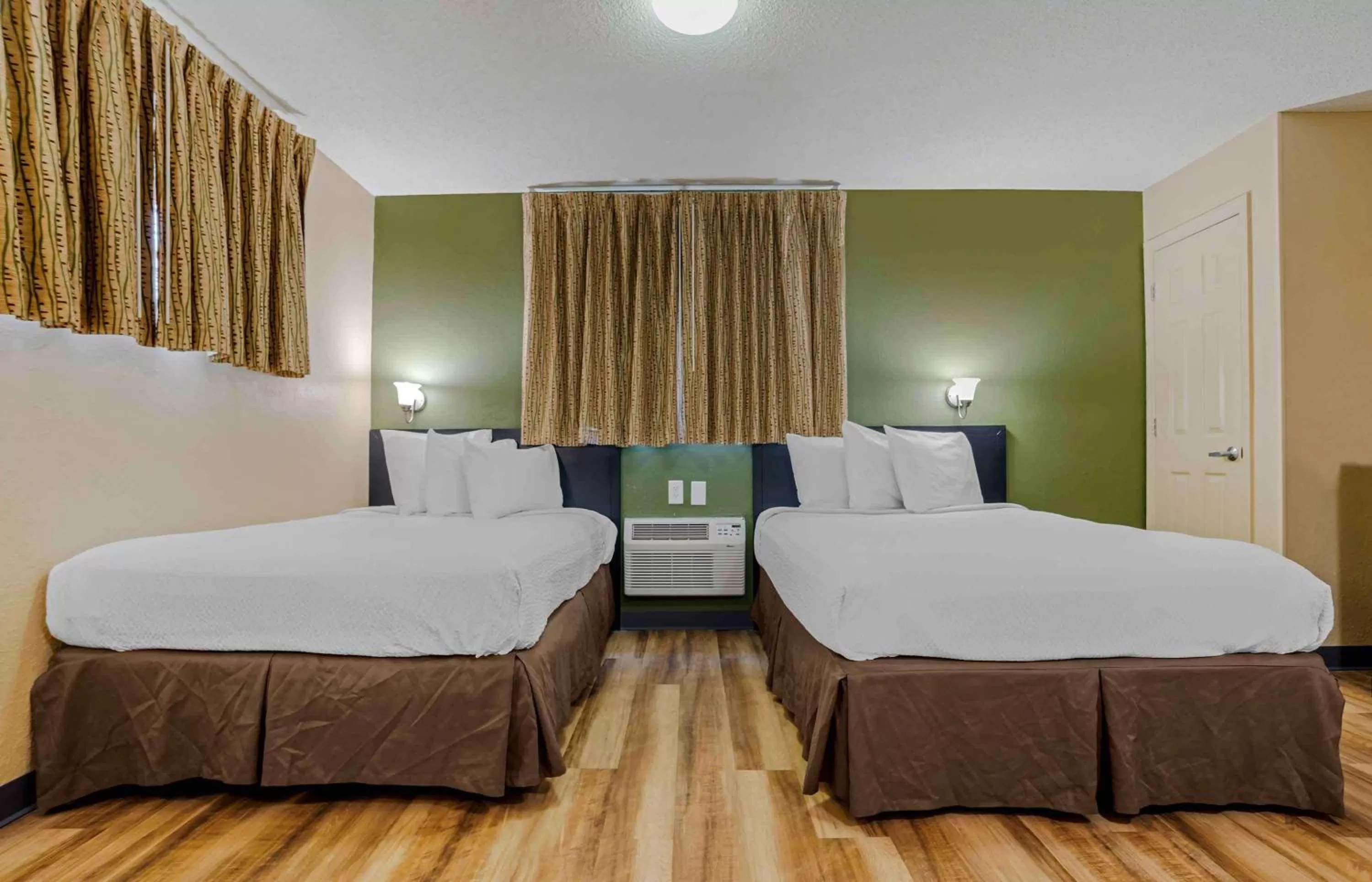 Studio with Two Double Beds - Non-Smoking in Extended Stay America Select Suites - Destin - US 98 - Emerald Coast Pkwy