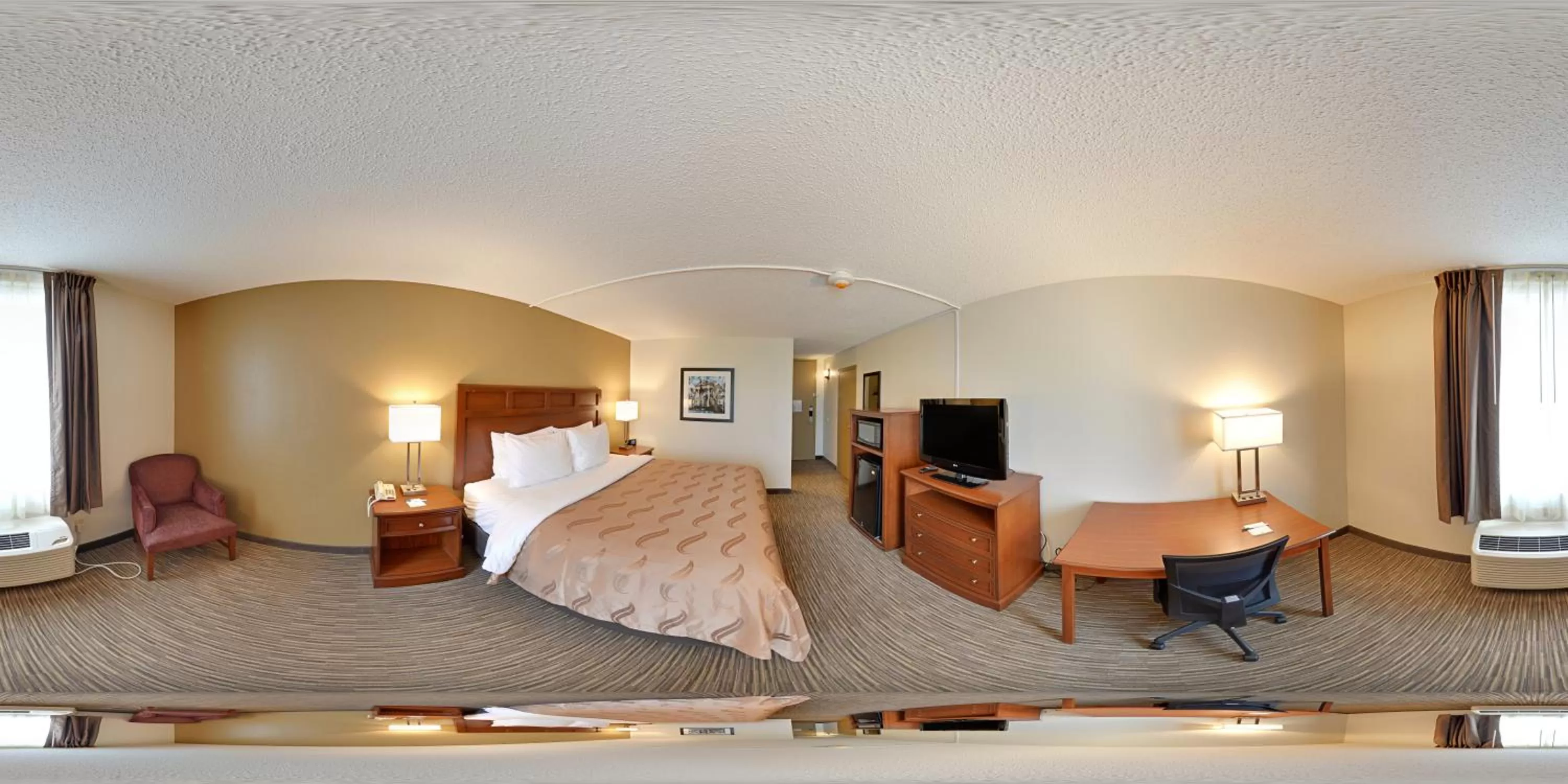 King Room - Non-Smoking in Quality Inn Bucyrus North