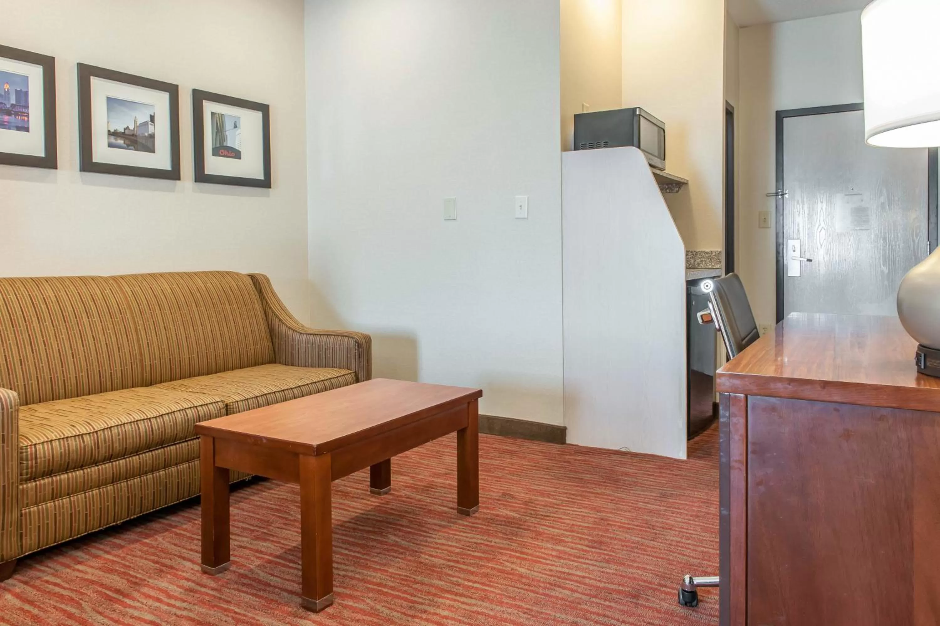 Queen Suite - Accessible/Non-Smoking in Comfort Suites Columbus Expo Center