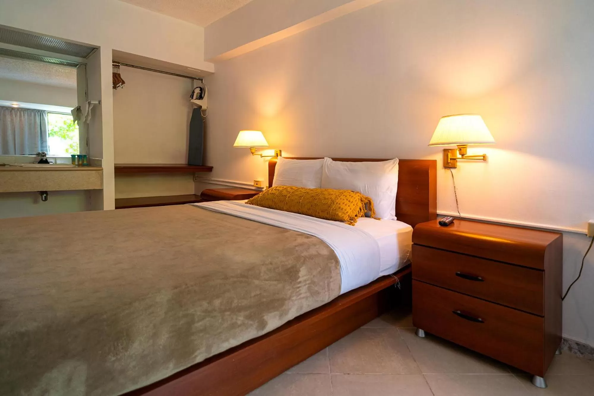 Standard Queen Room in Solace by the Sea