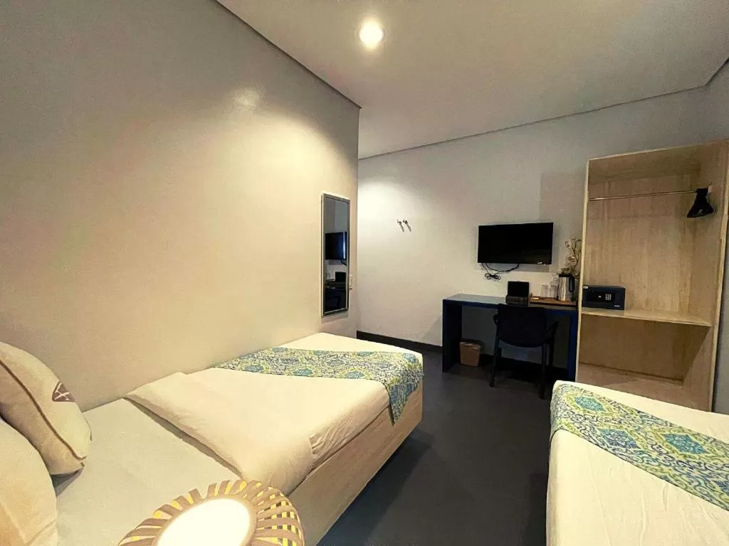 Standard Twin Room in Treetop Suites