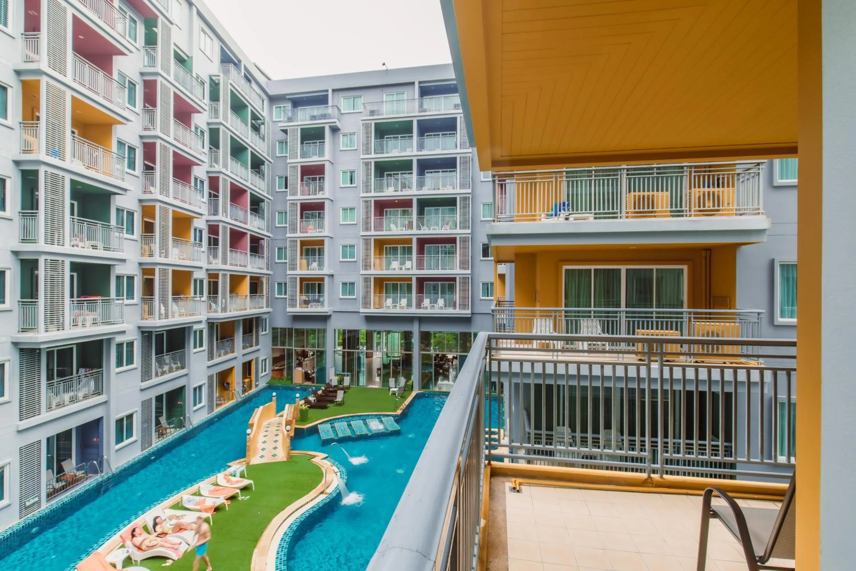Family Suite - Pool View in Elite Suites Patong