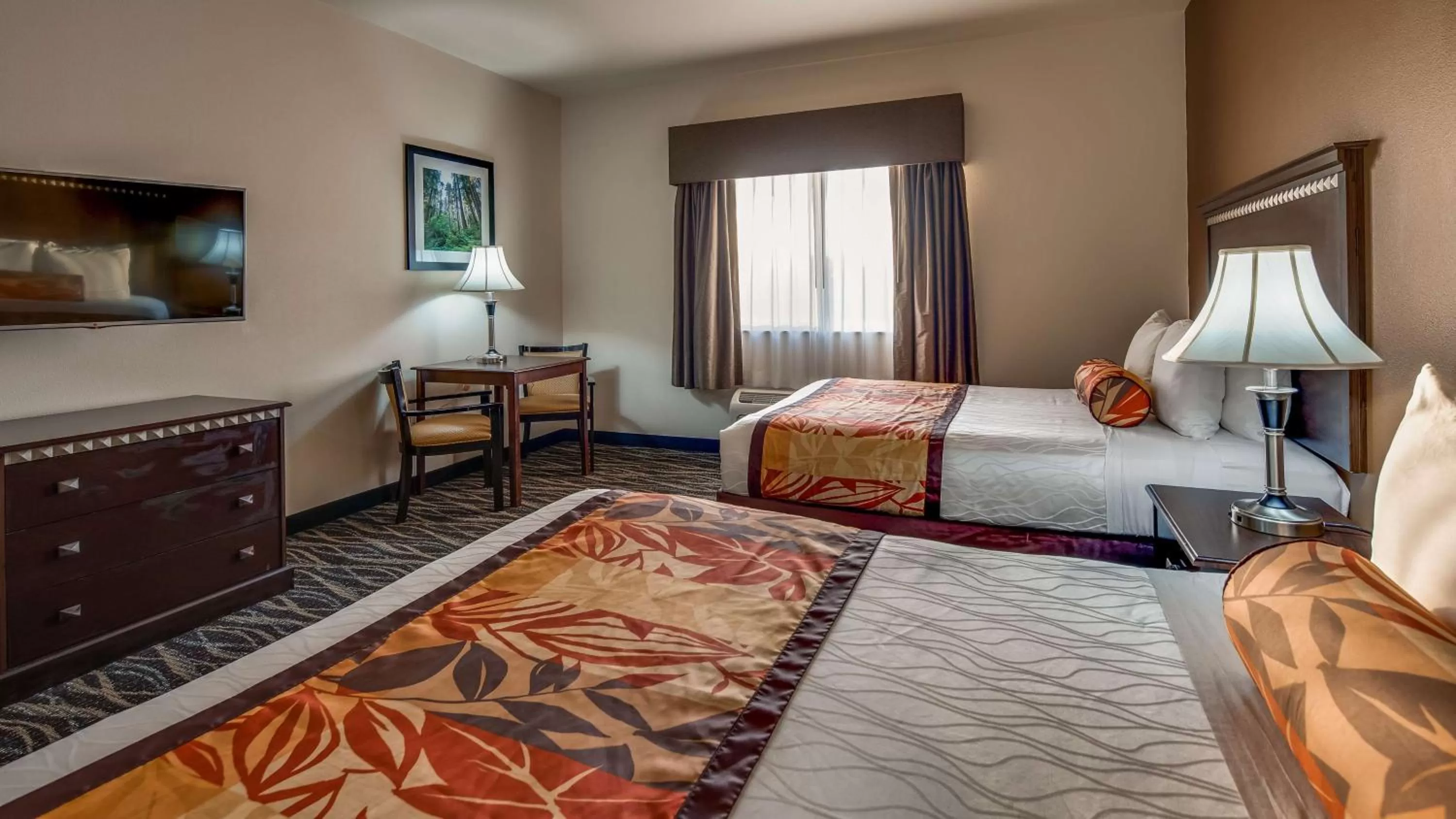 Queen Room with Two Queen beds and Sofa Bed - Wet Bar in Best Western Plus Battleground Inn & Suites