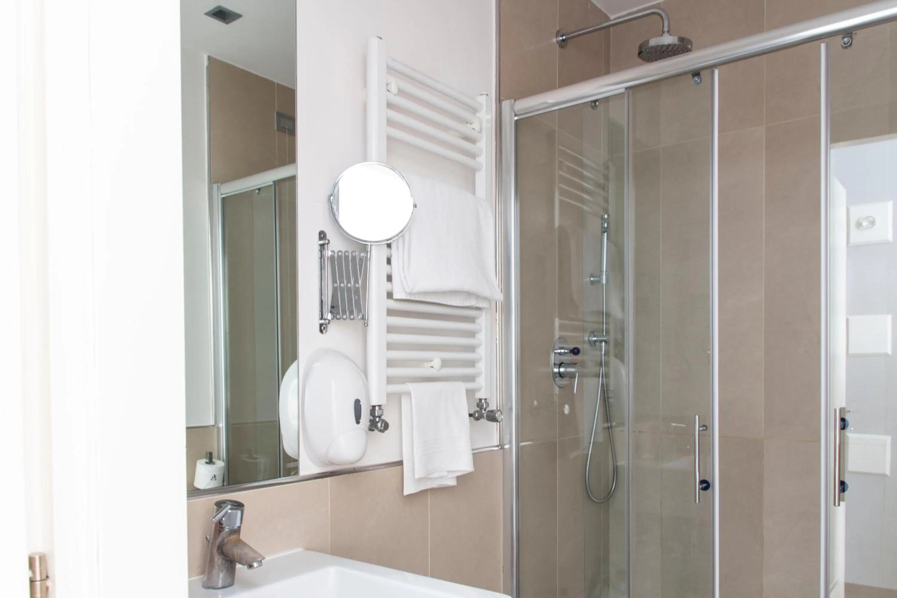 Standard Single Room in Smy Bologna Centrale