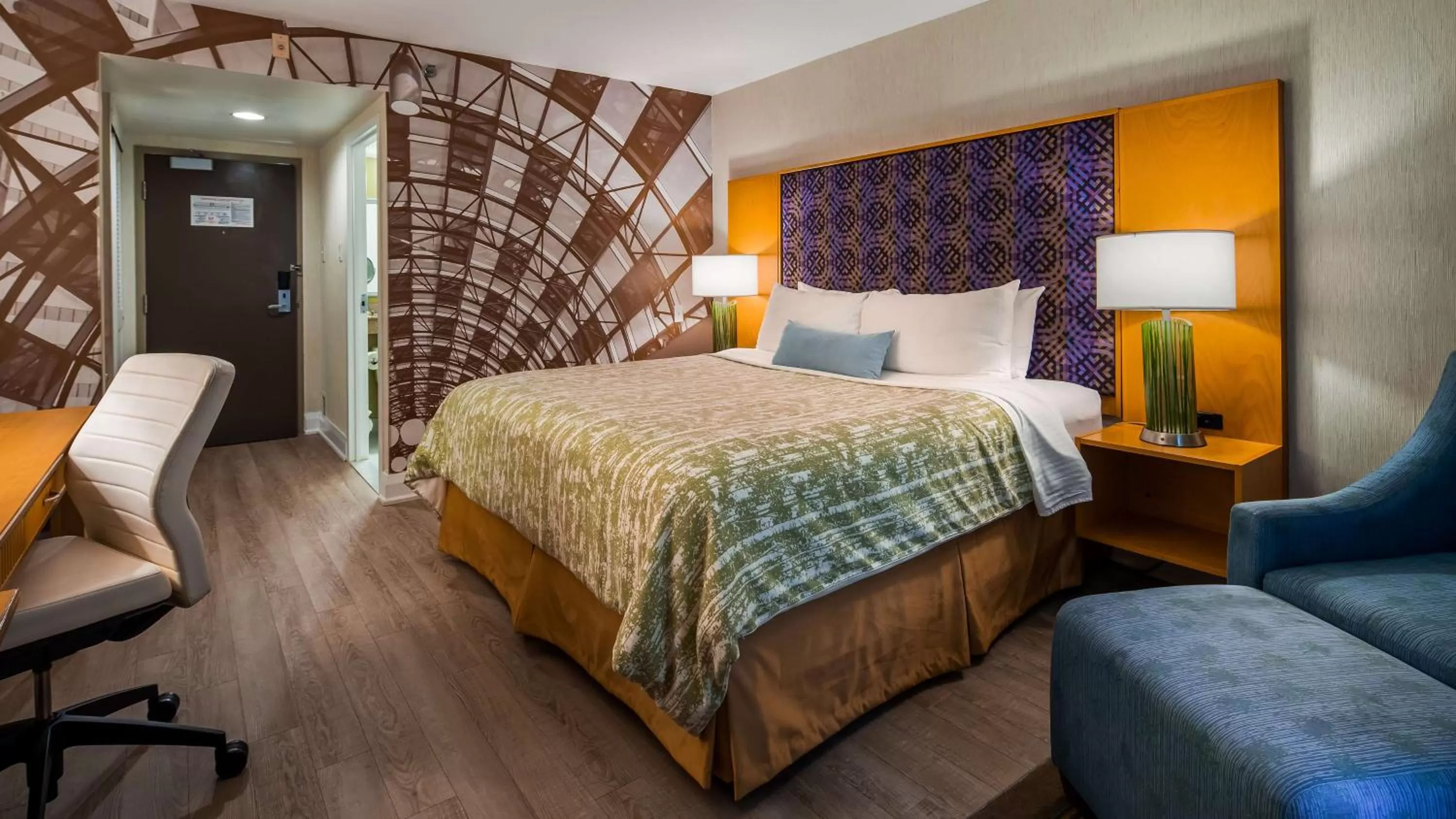 King Room with Sofa Bed - Non-Smoking in Best Western Premier Toronto Airport Carlingview Hotel