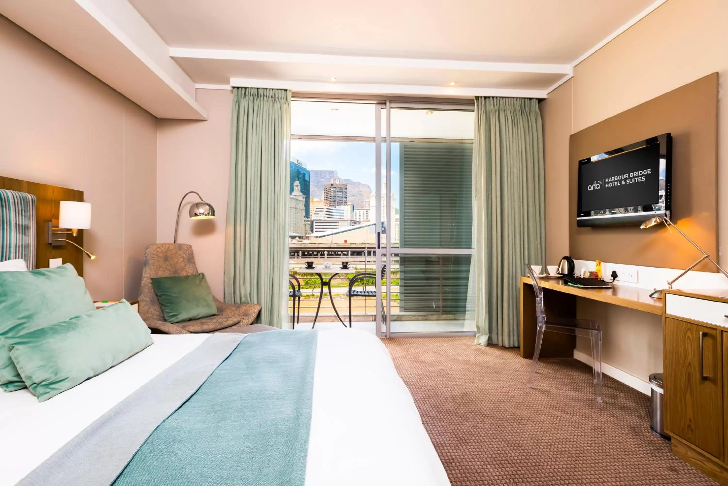 Luxury Room in aha Harbour Bridge Hotel & Suites