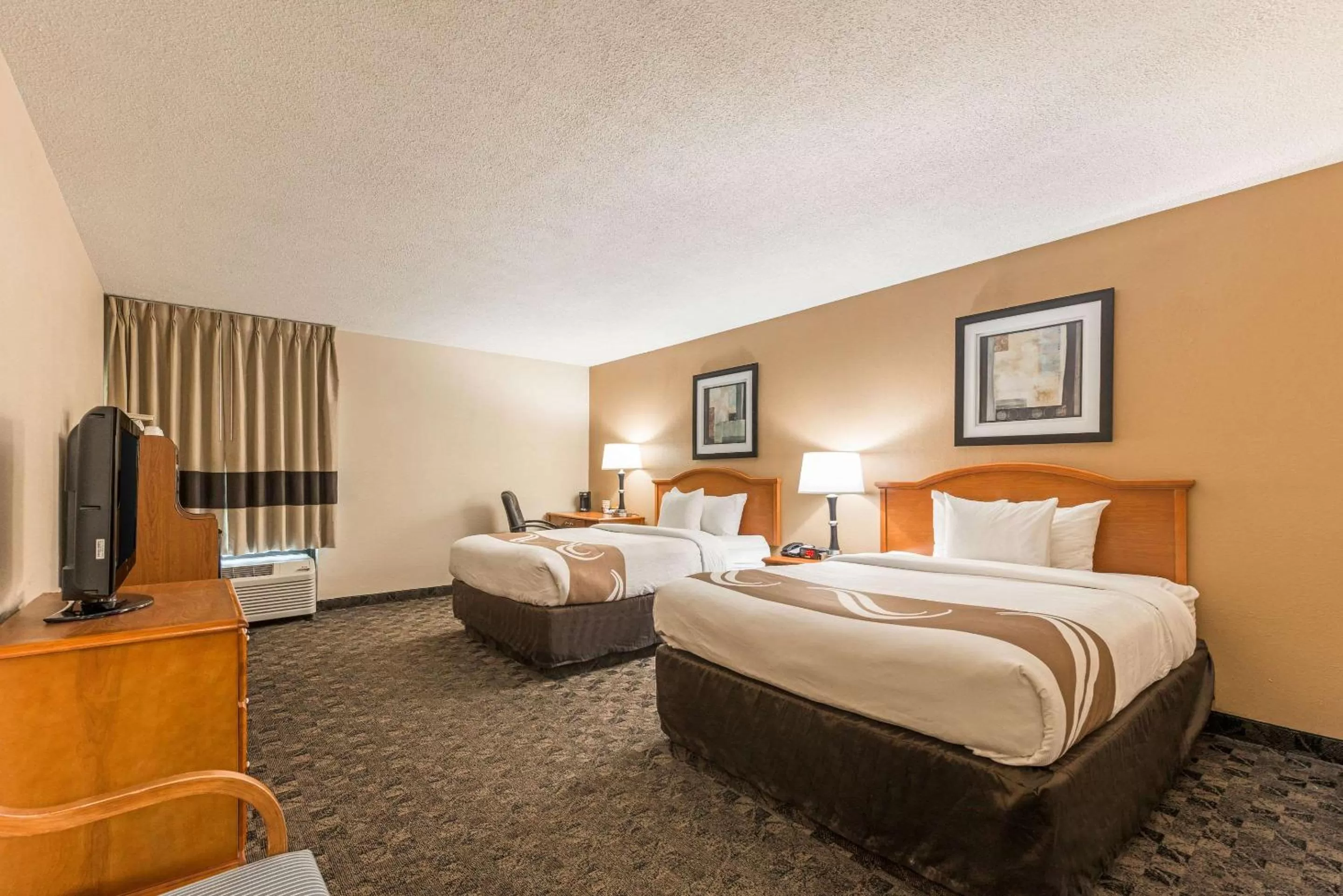 Queen Room with Two Queen Beds in Quality Inn & Suites Portage Central
