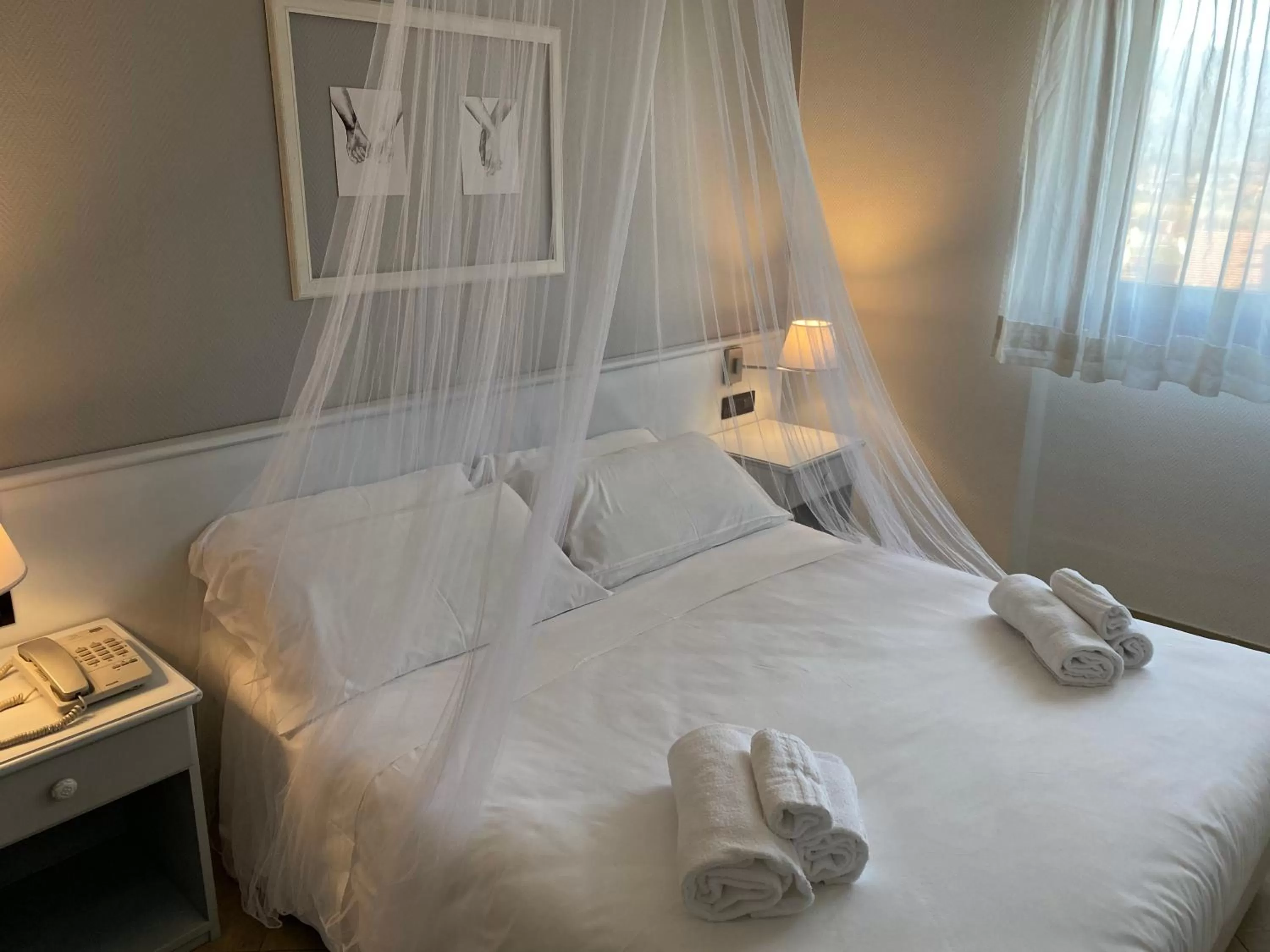 Deluxe Suite with Pool Access in Park Hotel Imperatore Adriano