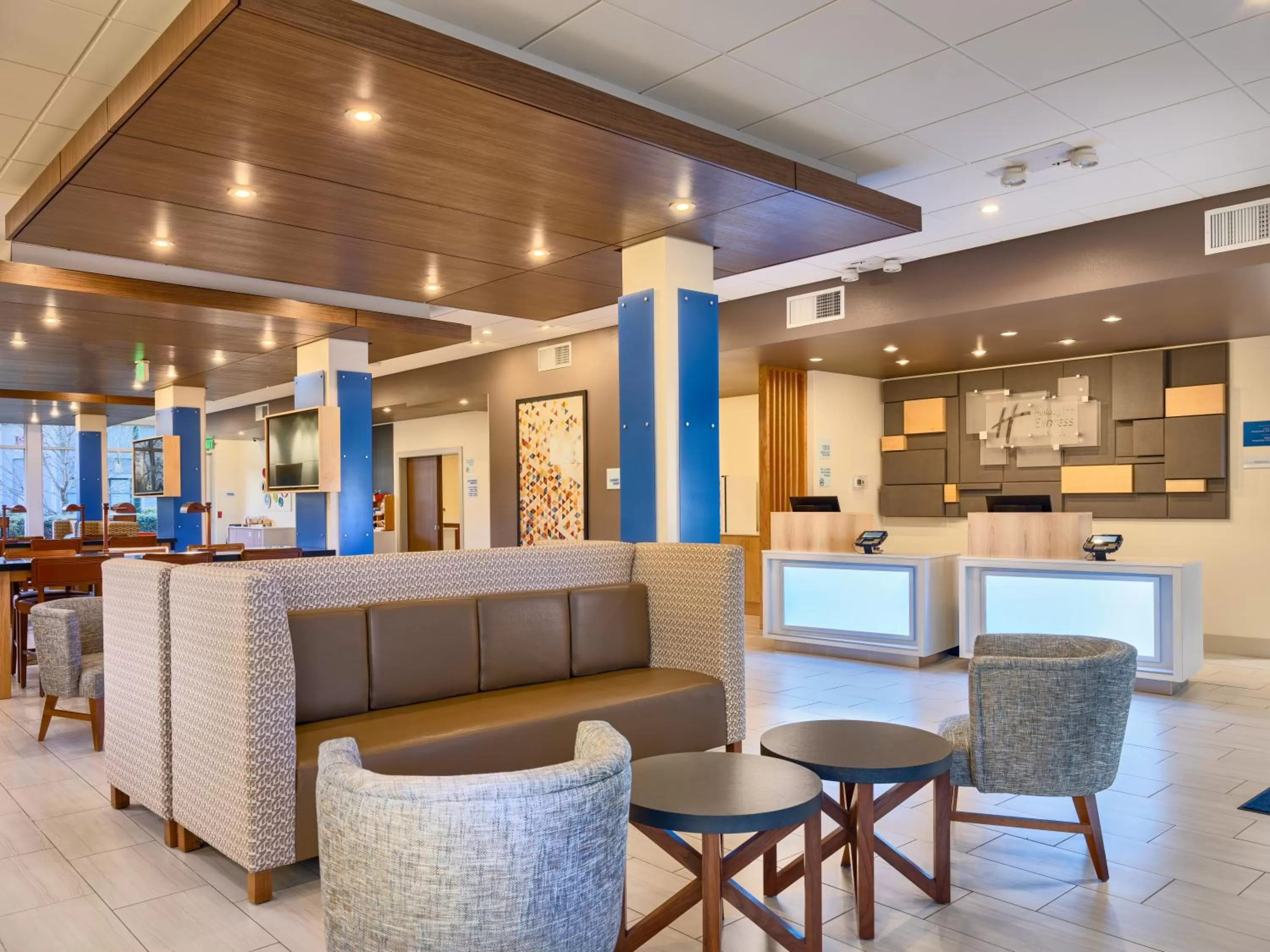 Property building in Holiday Inn Express & Suites Salem North - Keizer by IHG