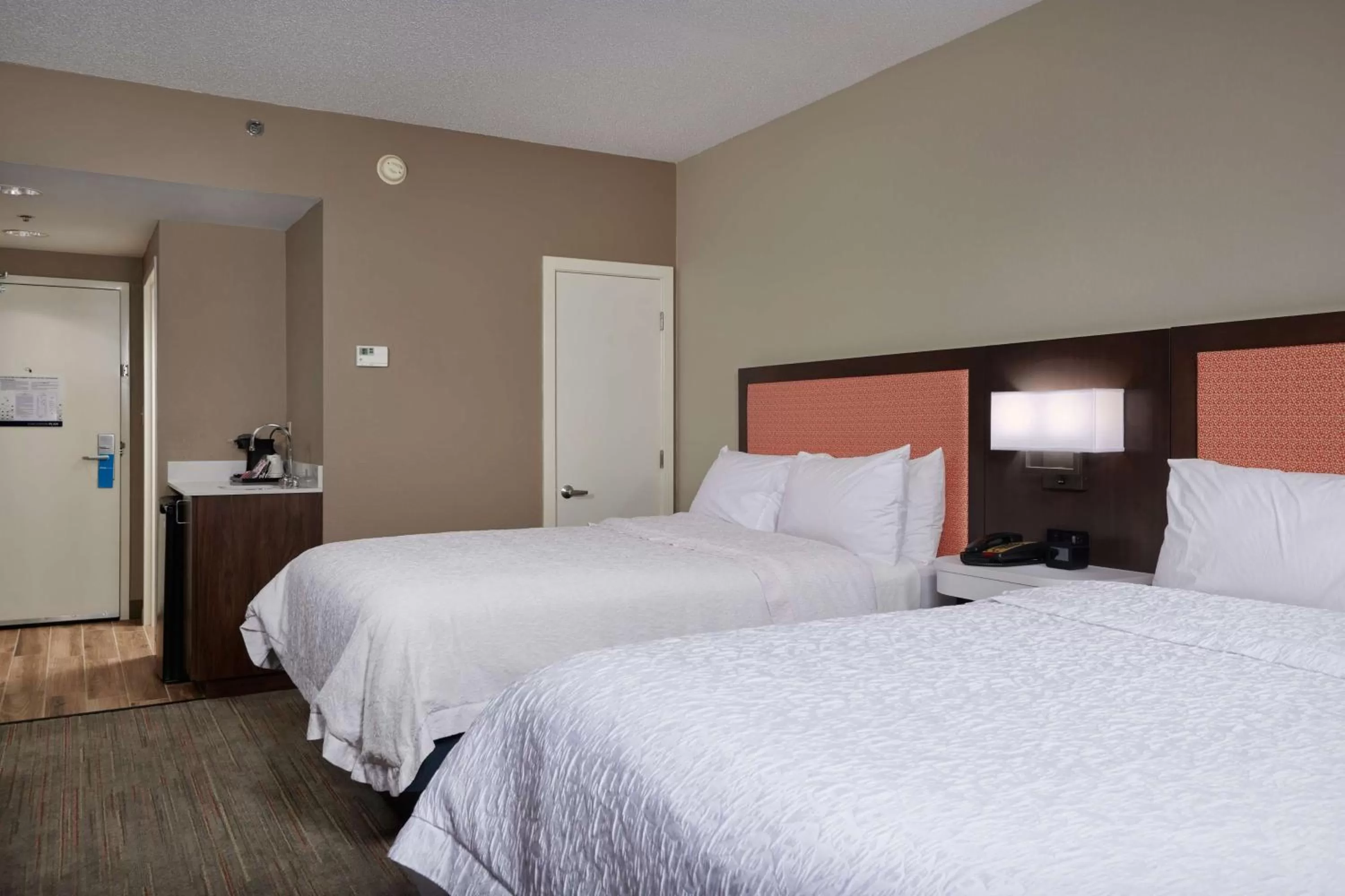 Queen Room with Two Queen Beds - Hearing Accessible/Non-Smoking in Hampton Inn Wilmington-Medical Park