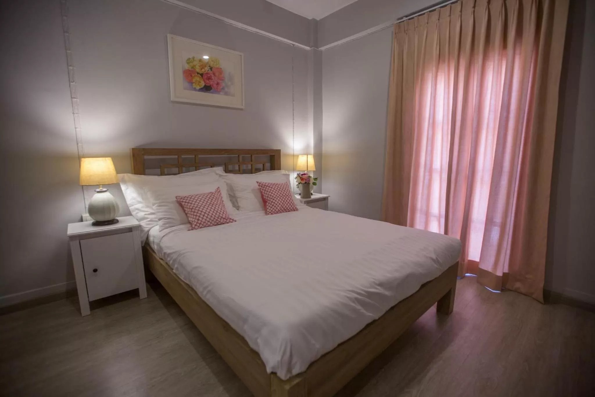 Double Room with Window in Vera Nidhra - Self check-in after 6pm