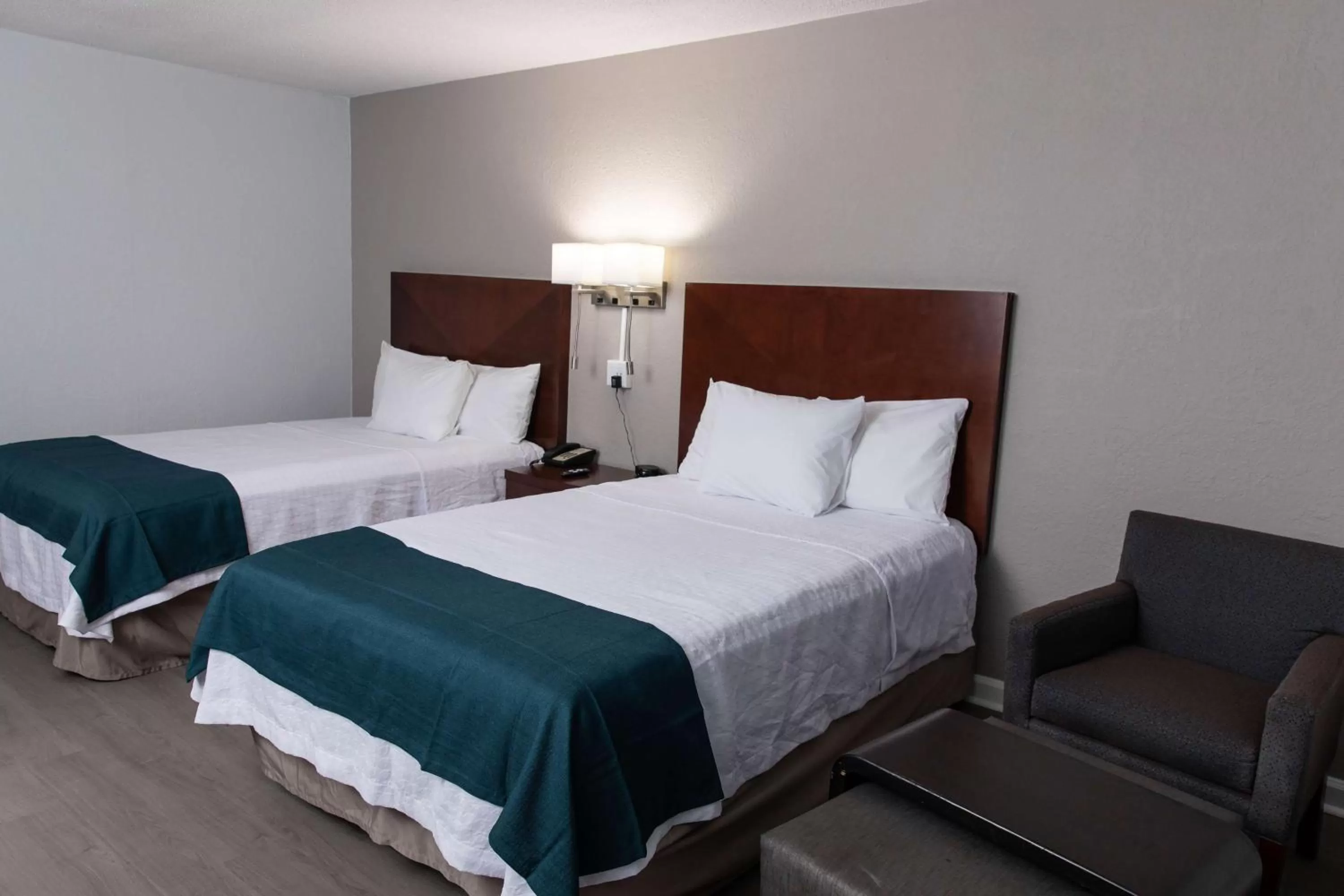 Deluxe Quadruple Room - Non-Smoking in Studio 6 Ocala, FL