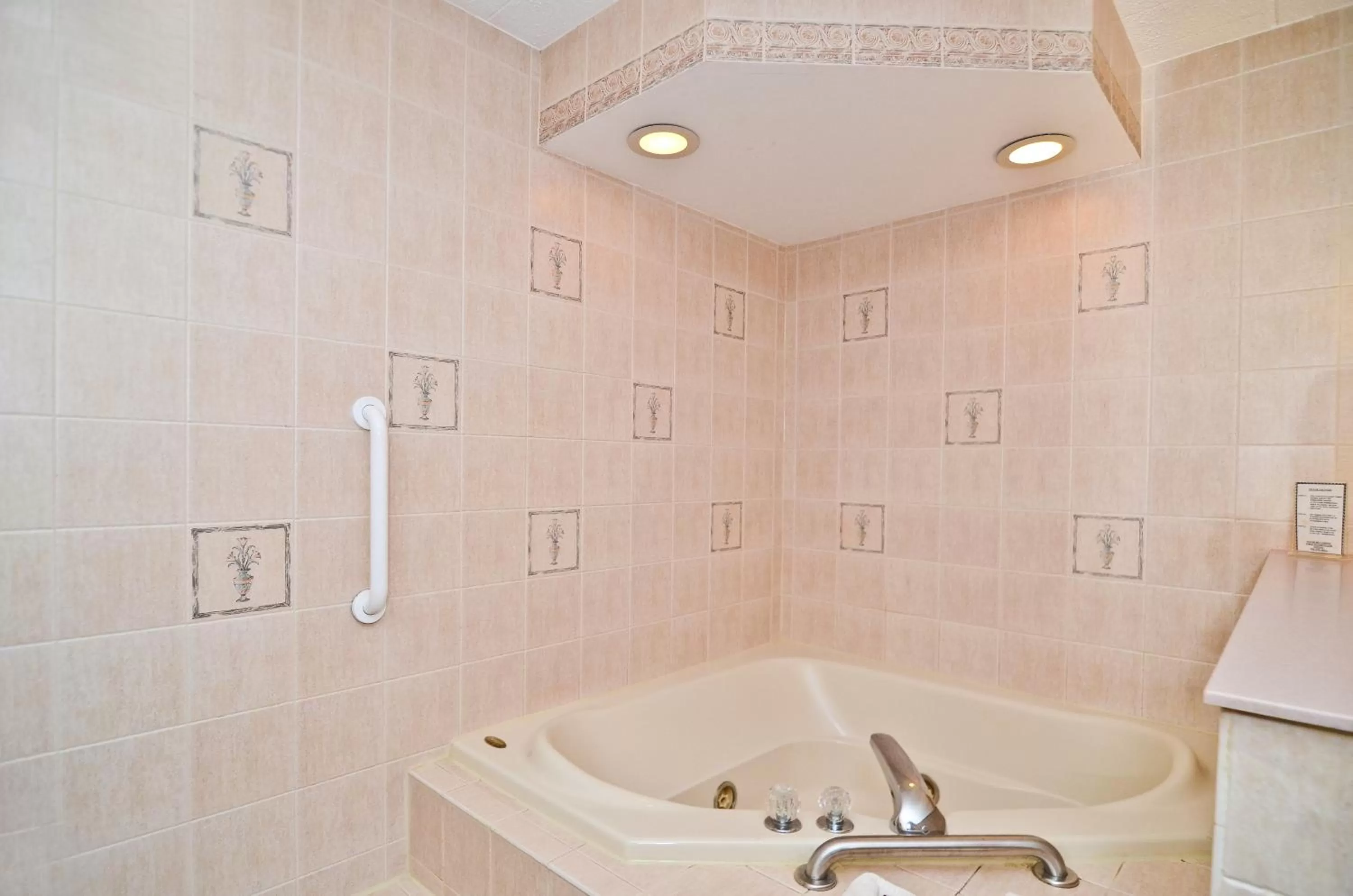 King Room with Spa Bath in Pocono Resort & Conference Center - Pocono Mountains