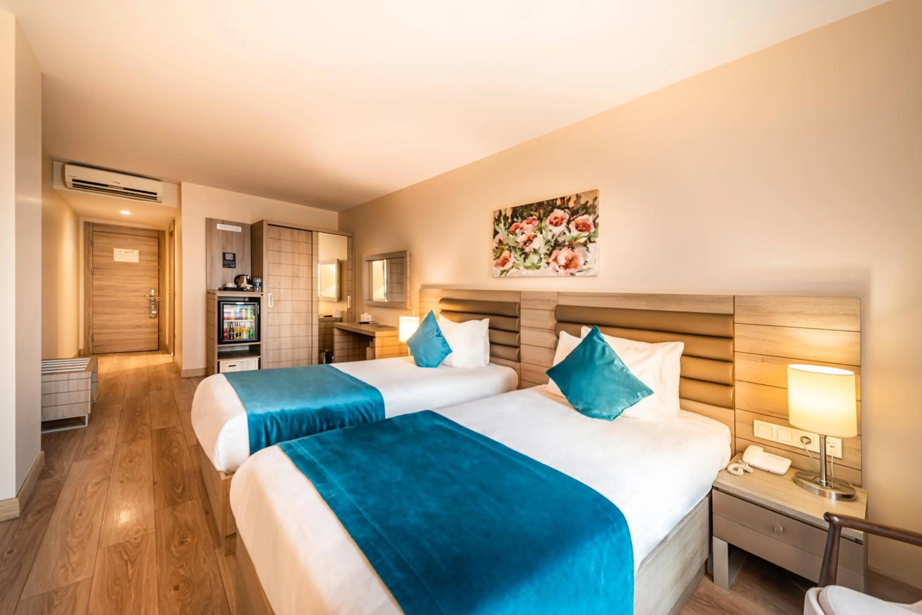 Superior Twin Room in Rox Hotel Istanbul