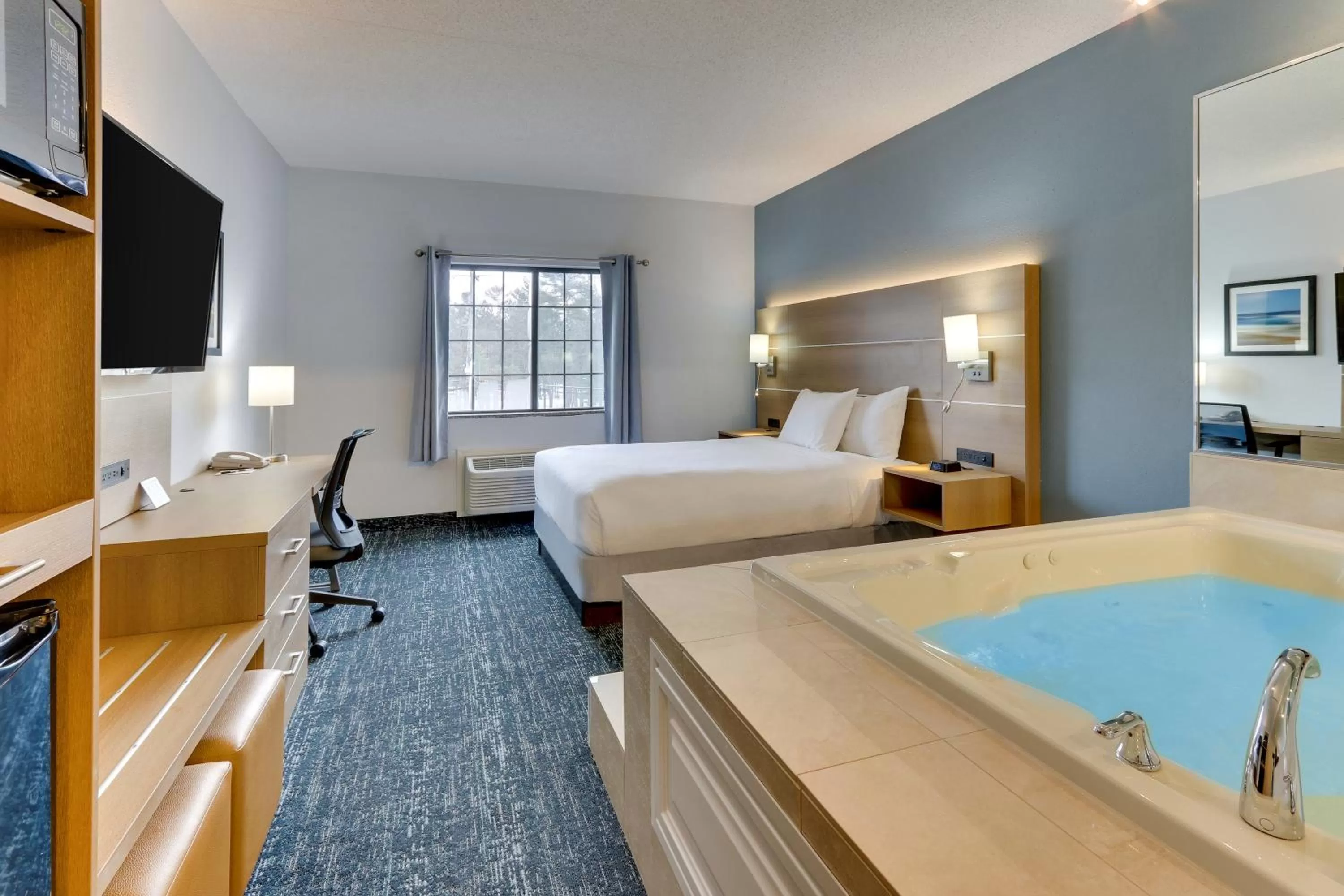 Queen Room in Parkshore Resort