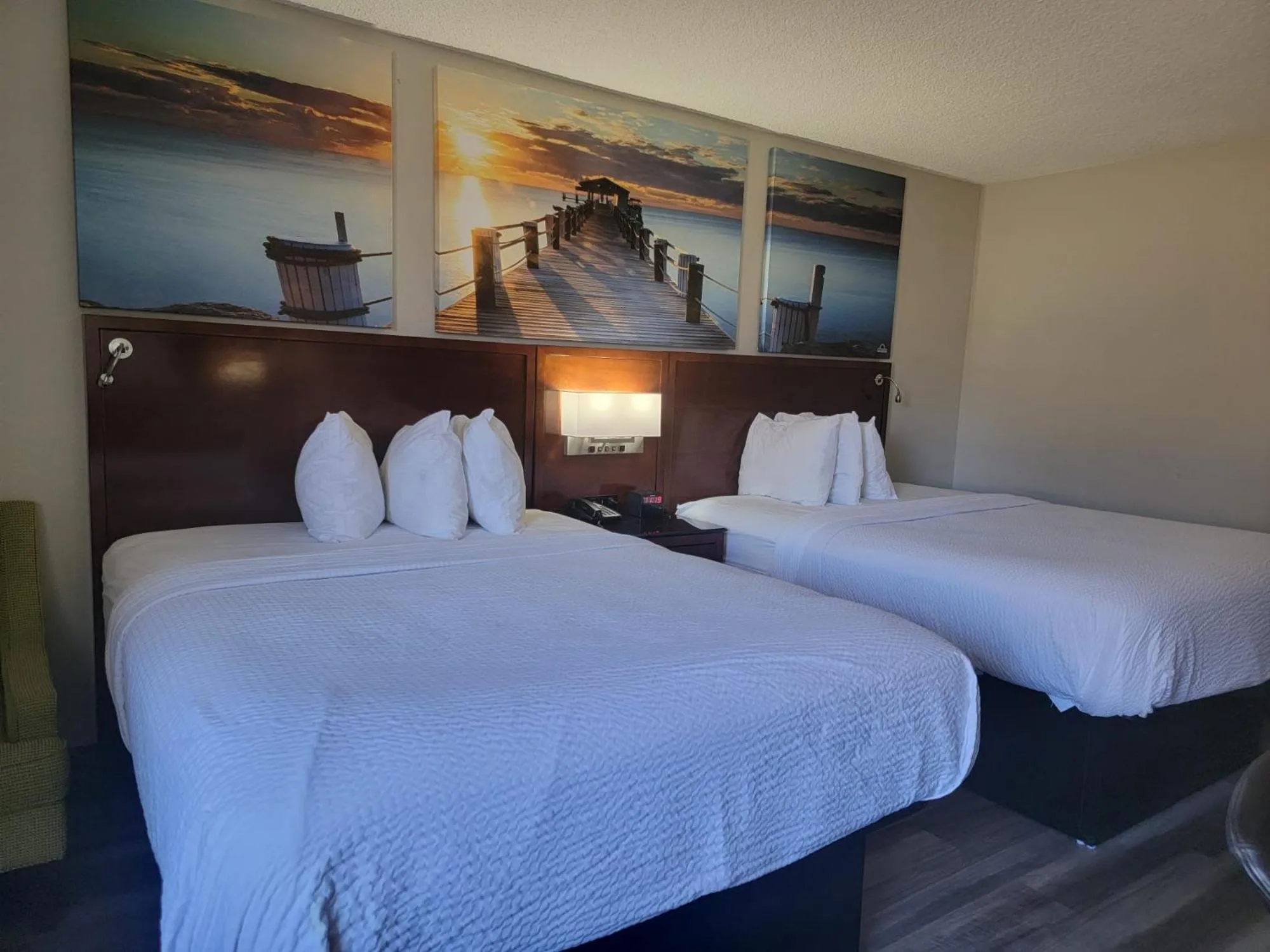 Queen Room with Two Queen Beds - Exterior Hall/Smoking in Days Inn by Wyndham Dothan