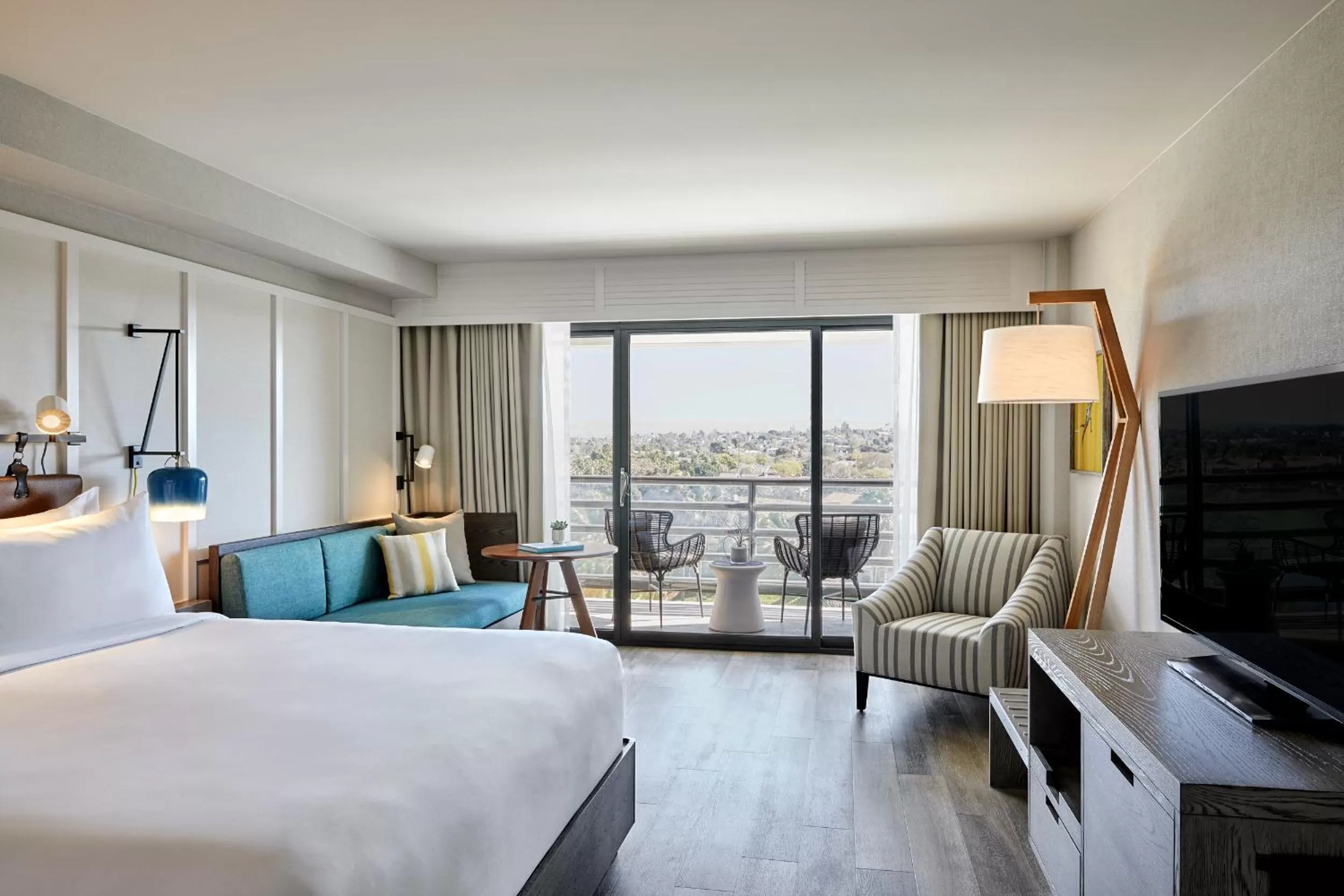 Balcony King Room with Golf View in Westdrift Manhattan Beach, Autograph Collection