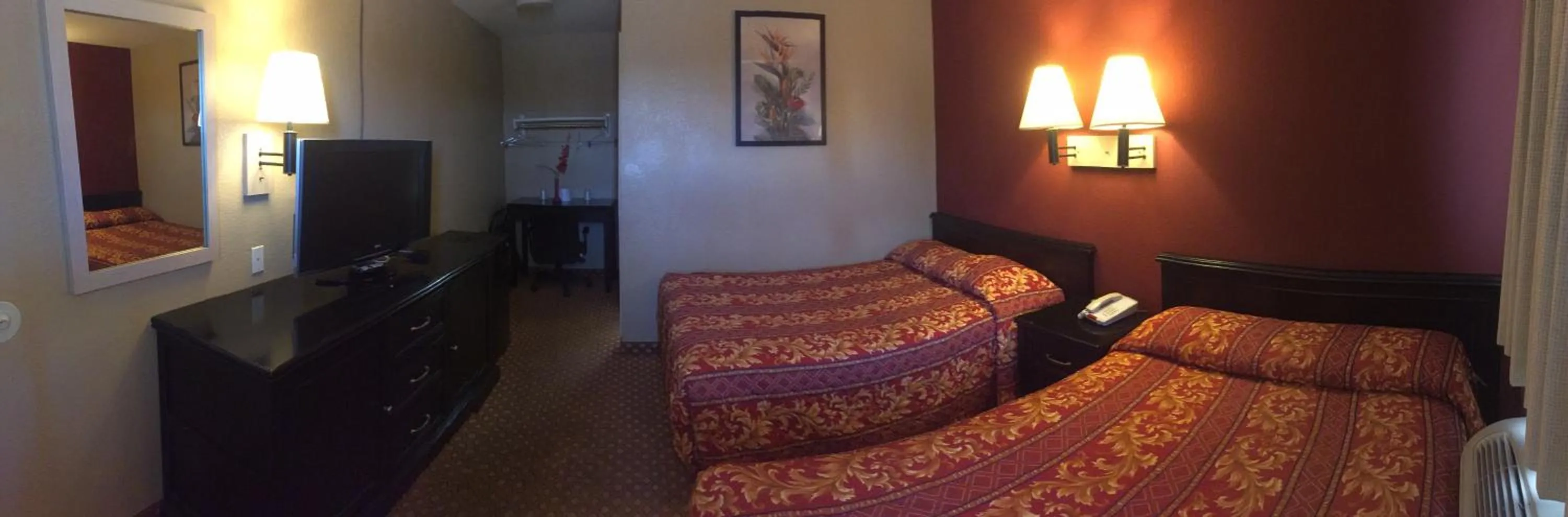 Hilltop Inn & Suites