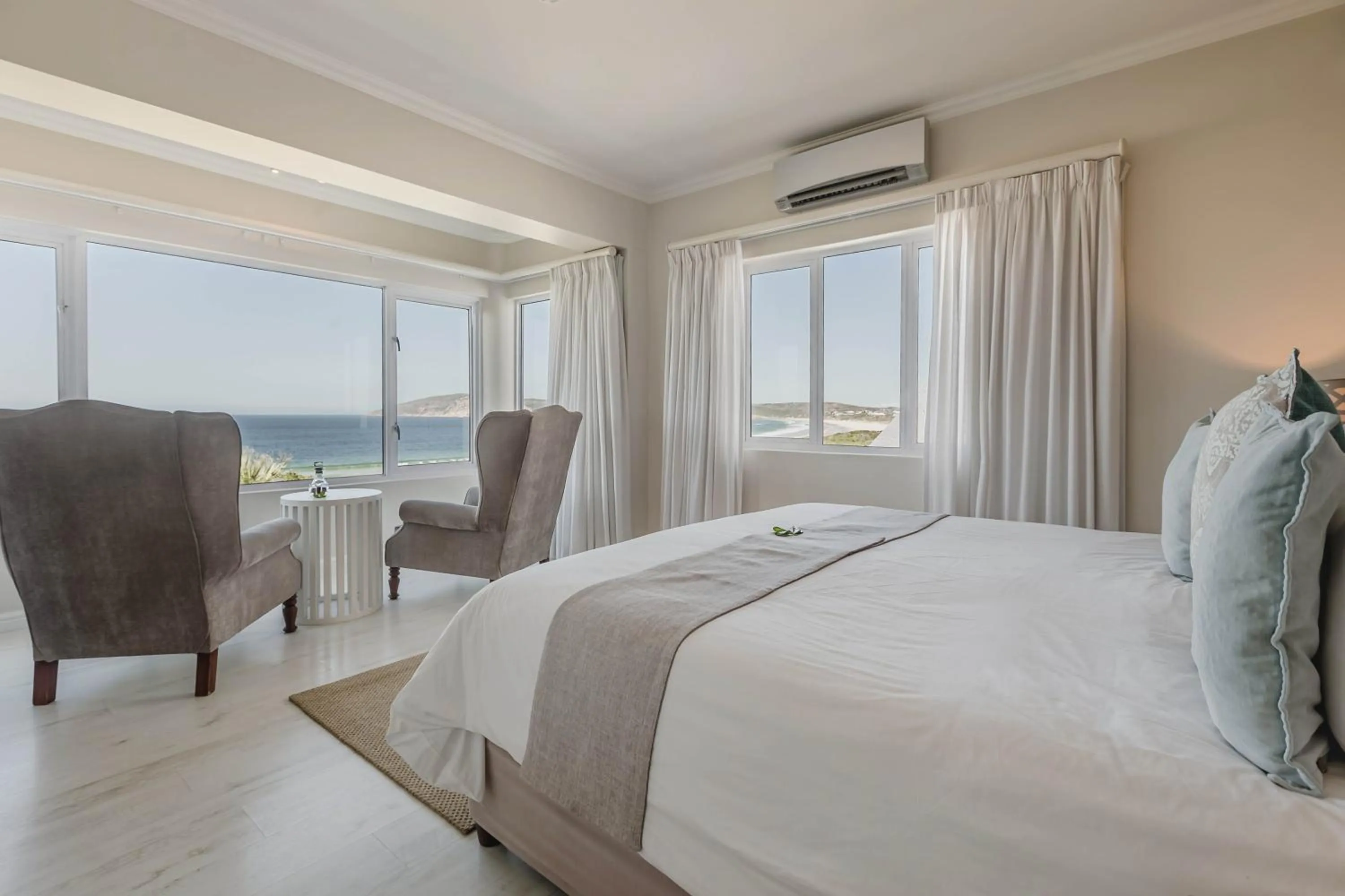 Sea Facing Room in The Robberg Beach Lodge - Lion Roars Hotels & Lodges
