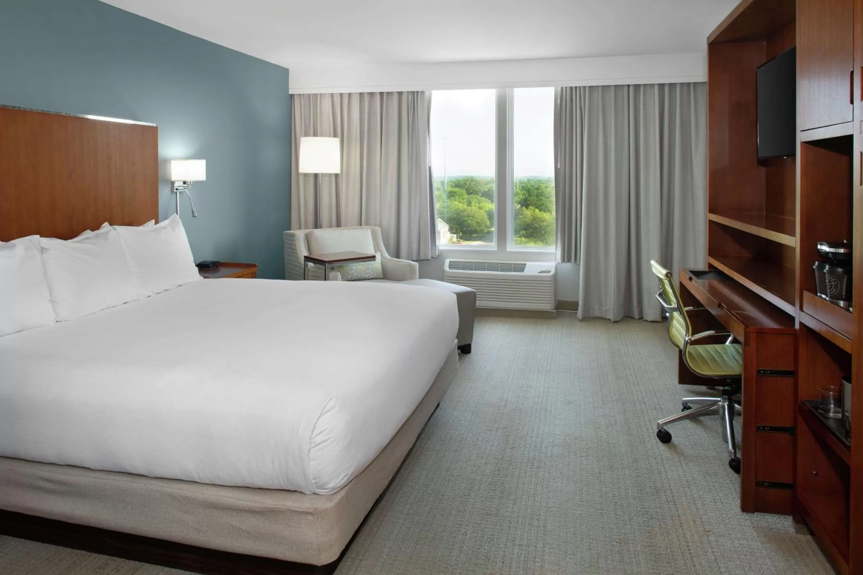 King Room in DoubleTree by Hilton Biloxi