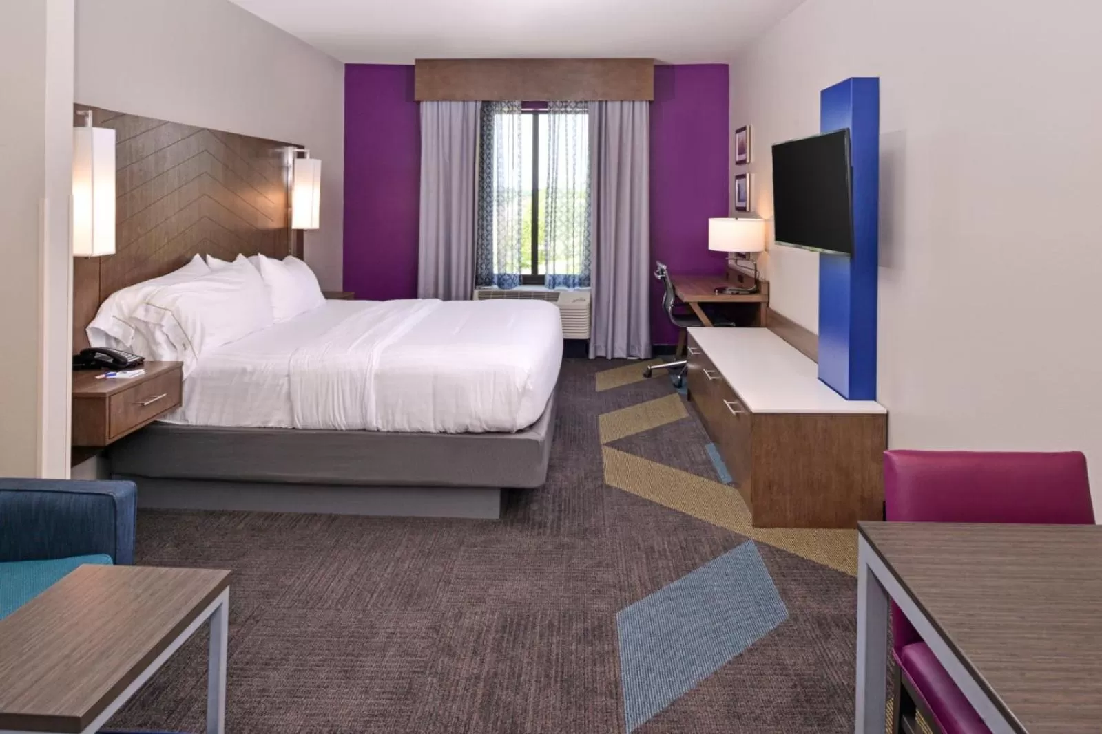 Suite - Hearing Accessible - Non-Smoking in Holiday Inn Express and Suites Bryant - Benton Area by IHG
