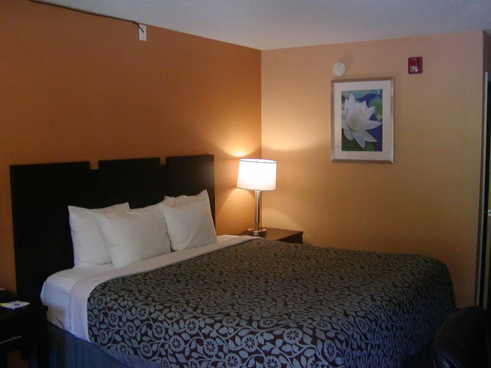 King Room - Disability Access - Non-Smoking in Days Inn by Wyndham Marietta White Water