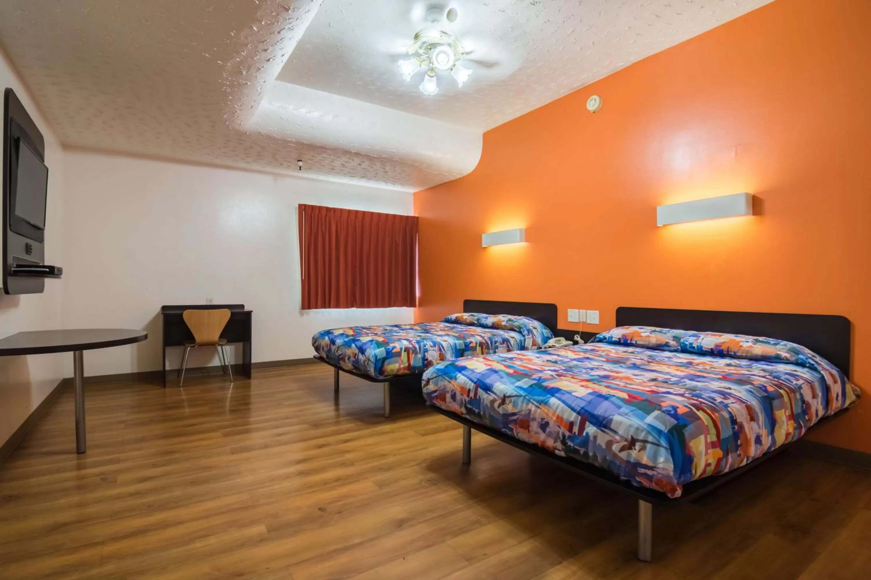 Queen Room with Two Queen Beds - Non-Smoking in Motel 6-Globe, AZ