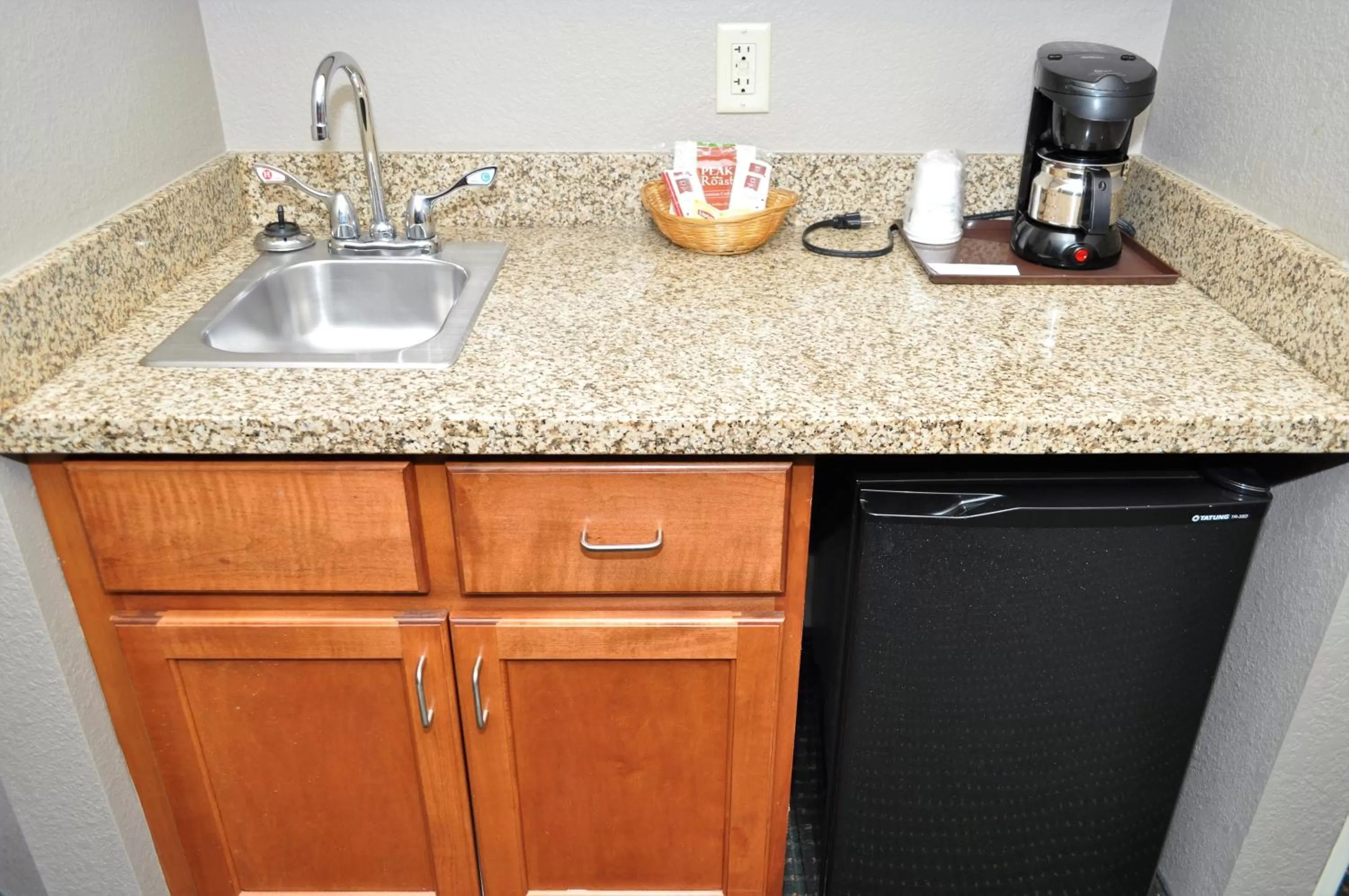 1 King Bed, Pet Friendly, Studio Premier Suite, Non-Smoking in Super 8 by Wyndham Clearfield