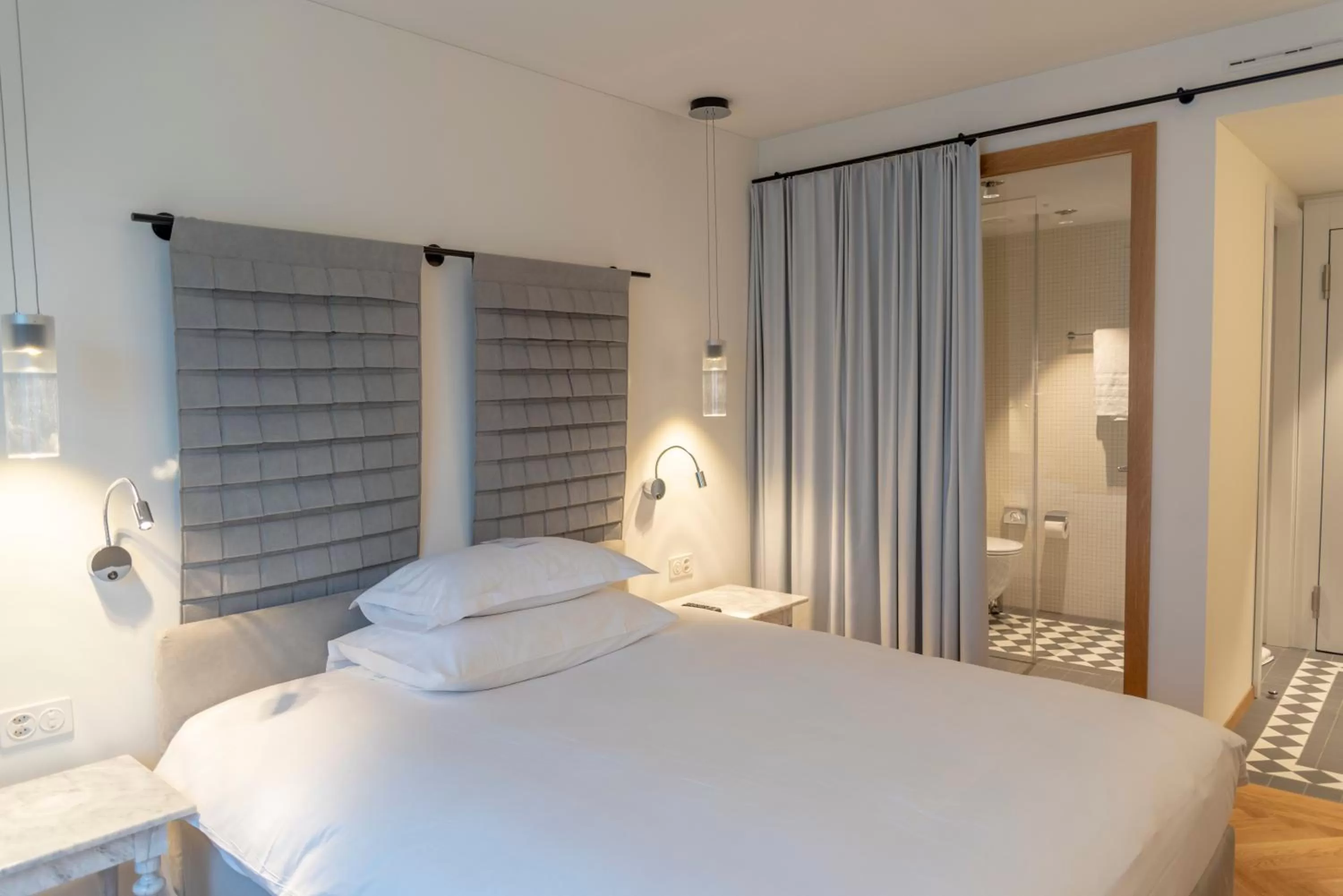 Double Room Plus in CASPAR Swiss Quality Hotel