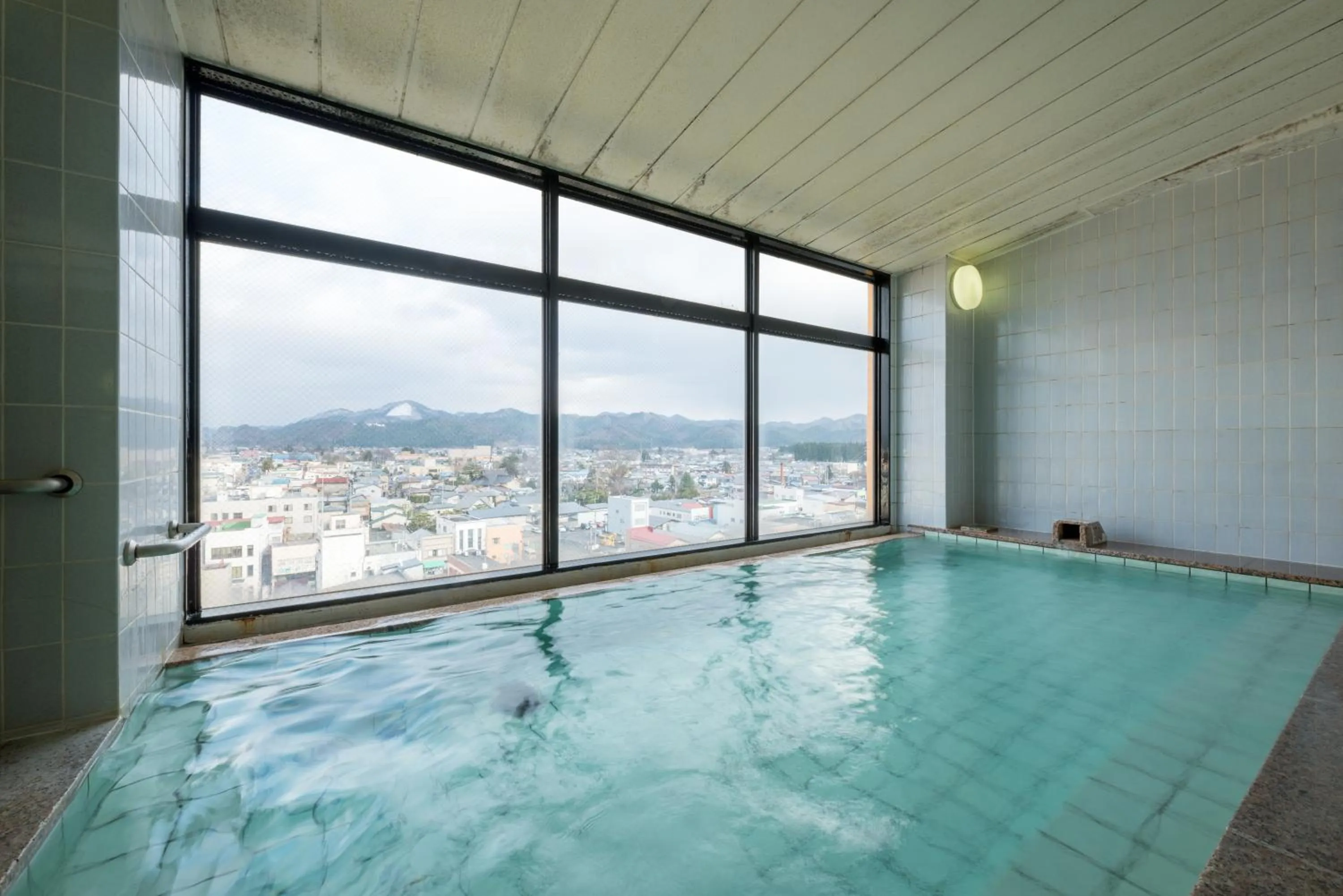 Standard Twin Room - Non-Smoking in Annex Royal Hotel