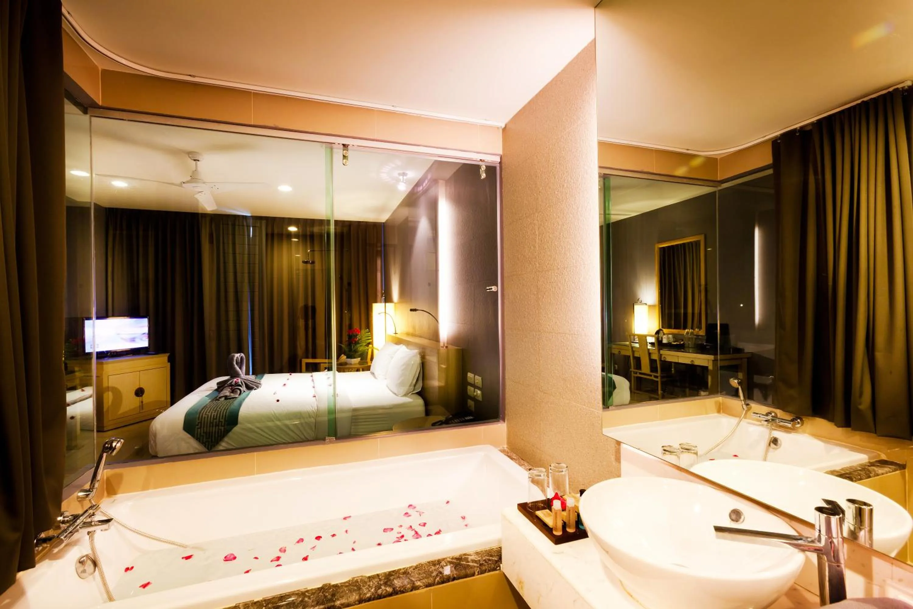 Superior Double or Twin Room with Balcony in Ramaburin Resort Patong - SHA Extra Plus