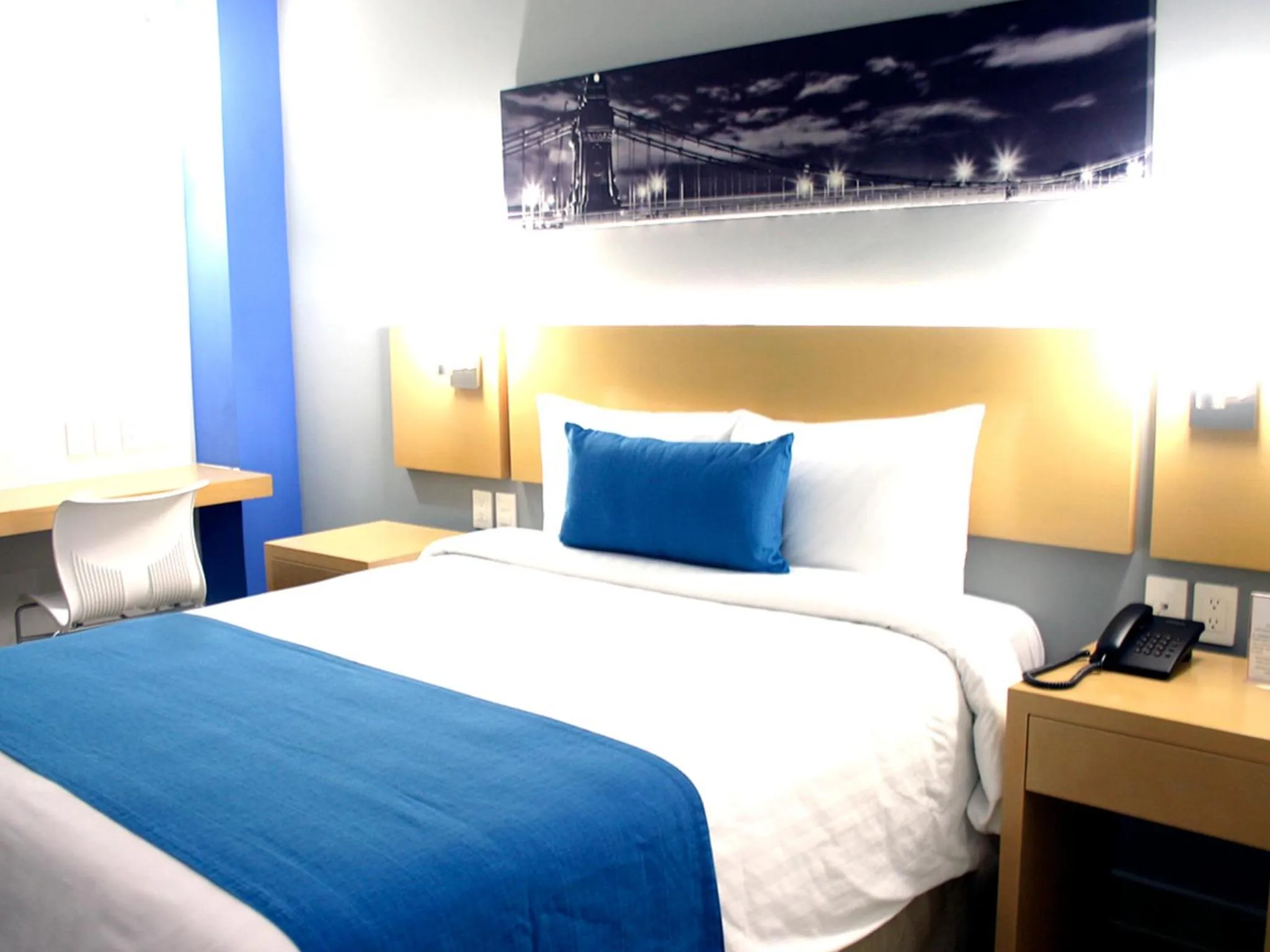 Standard Queen Room in Hotel Urbainn