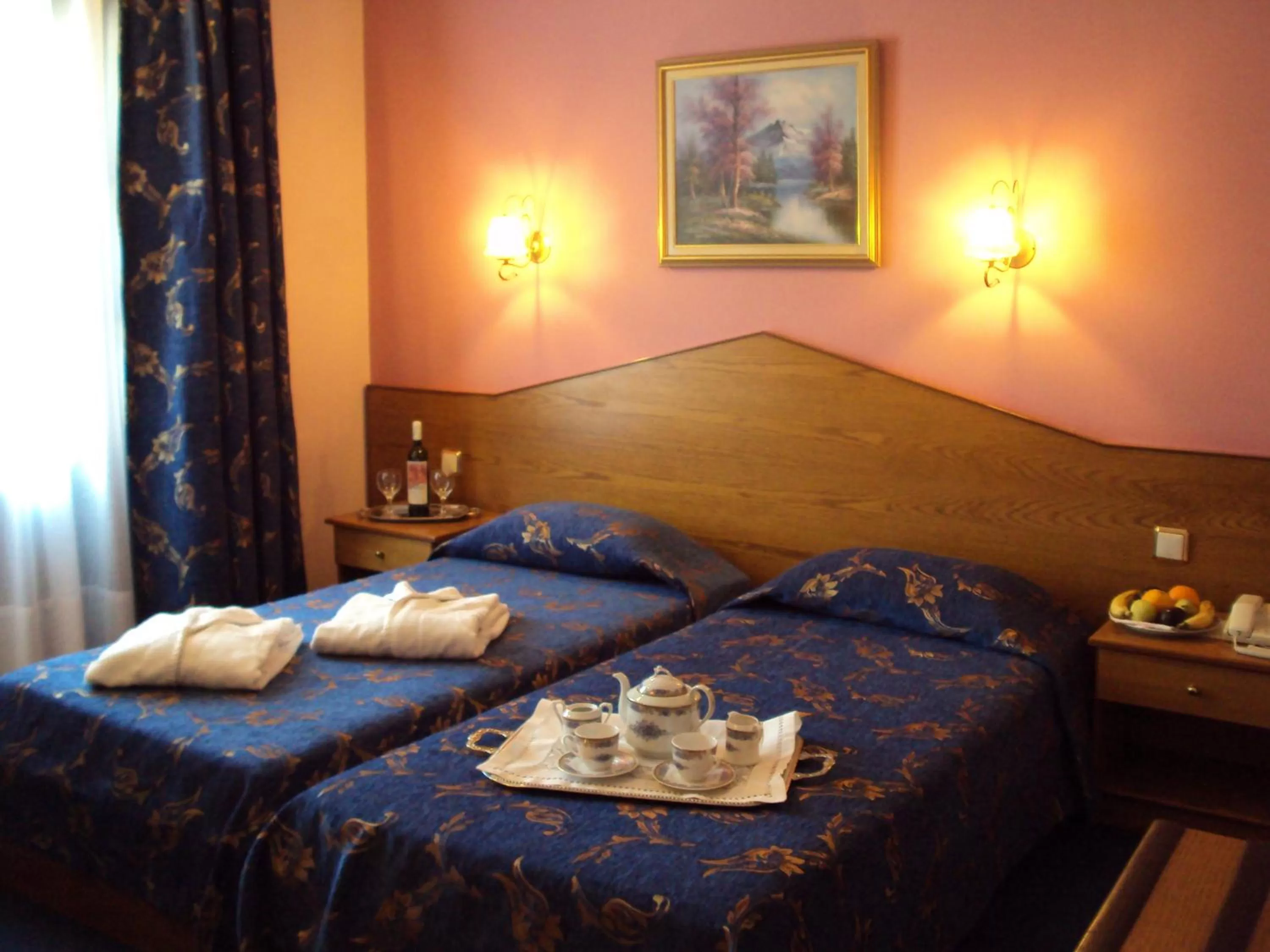 Triple Room in Astoria Hotel Traditional